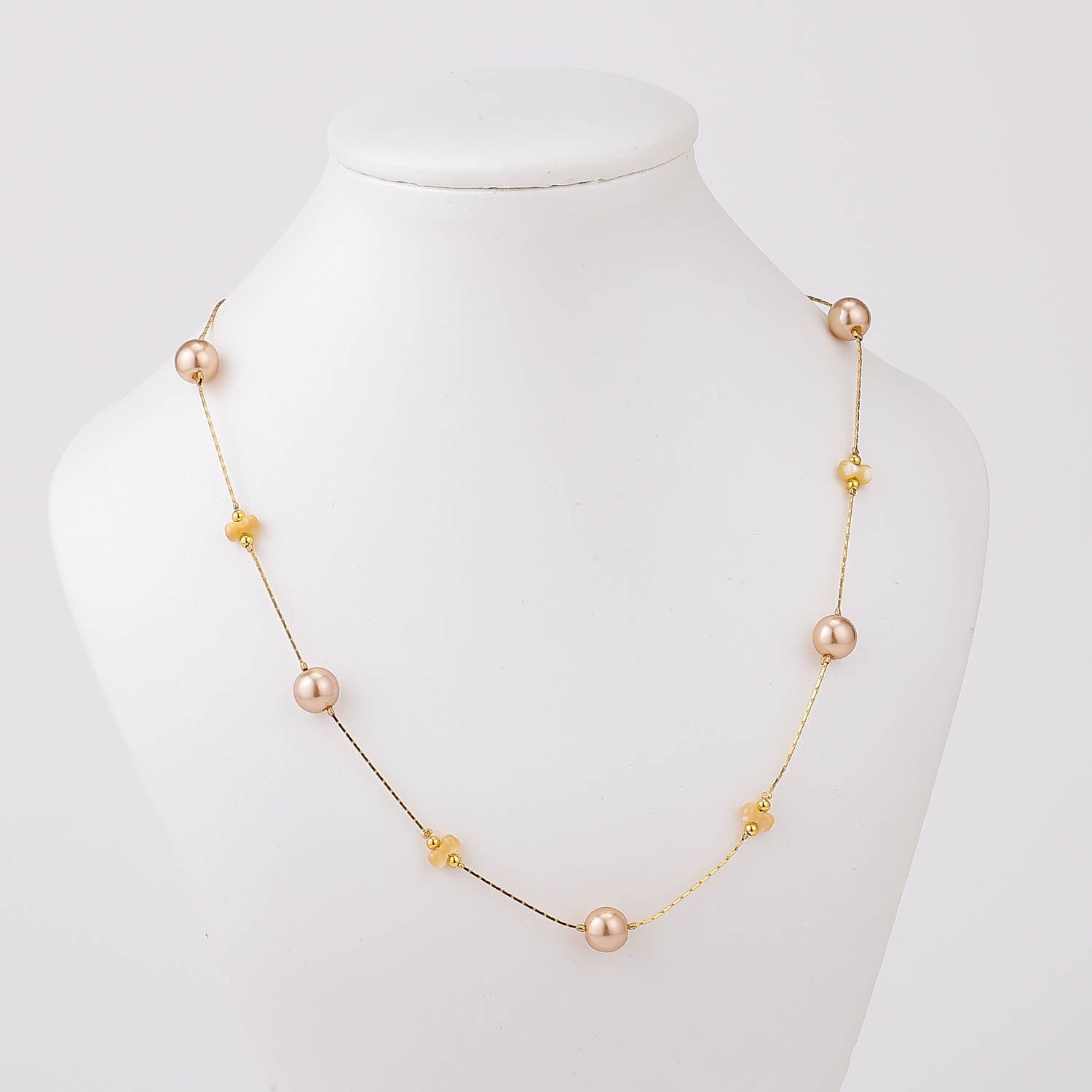 16" CAD DEL / 5 PERLAS MED / ARO PIEDRA NATURAL / DORADO