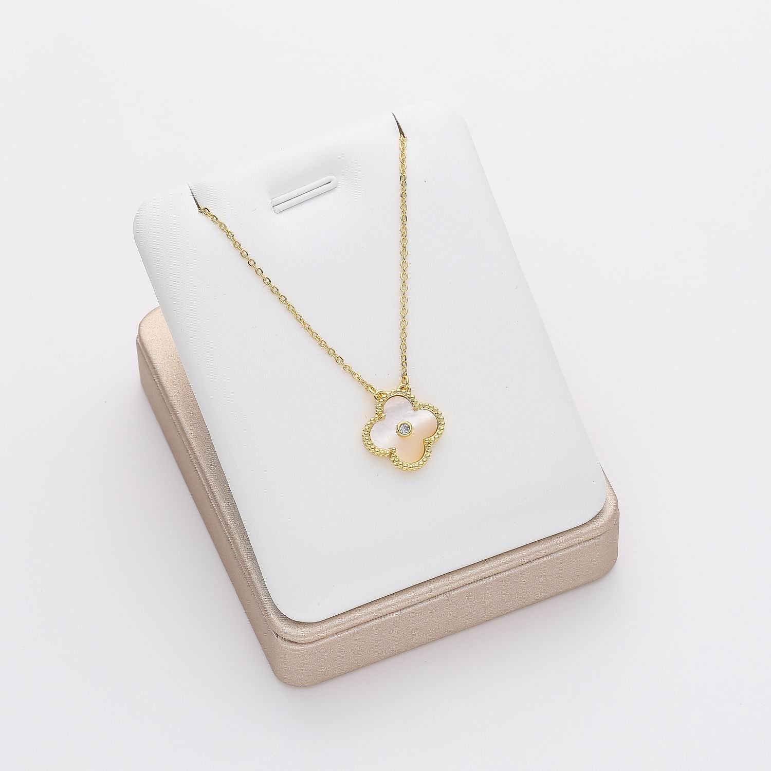 16" CAD DEL DIJE FLOR VAN APERLADA  COLOR