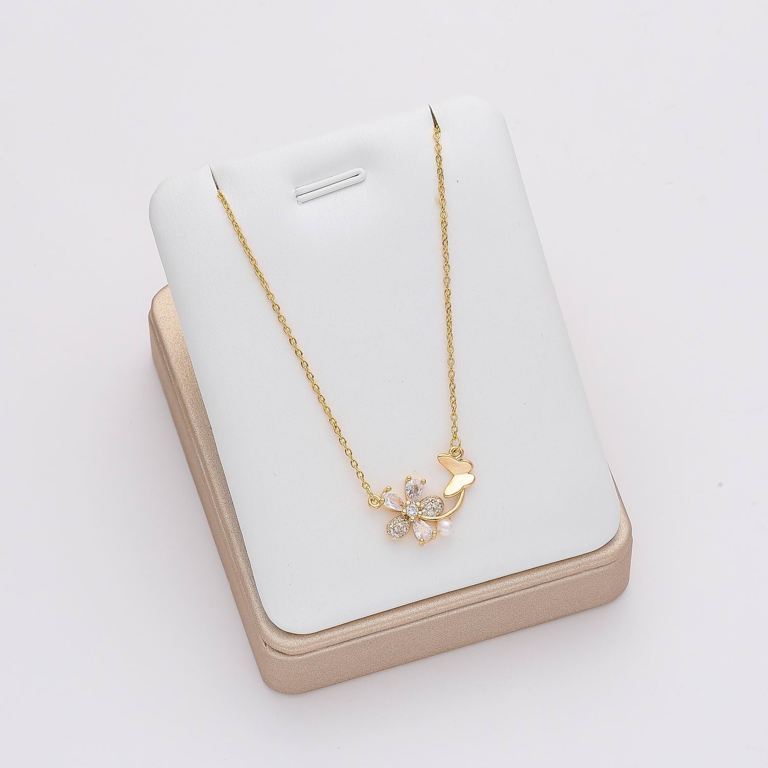 16" CAD DEL DIJE FLOR Y MARIPOSA / 1 PERLITA / DORADO