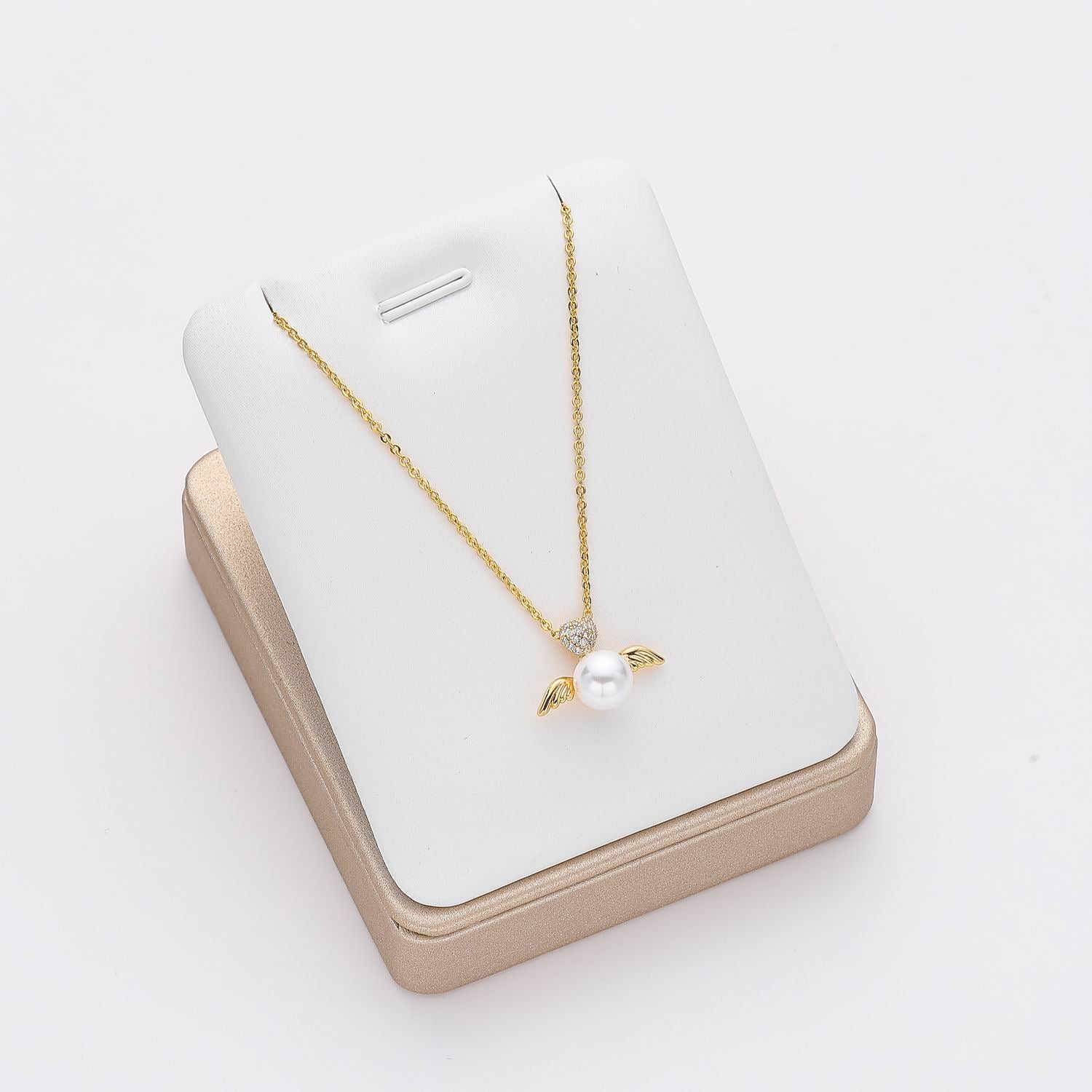 16" CAD DELGADA DIJE CORAZON CRISTAL / PERLA / ALAS / DORADO