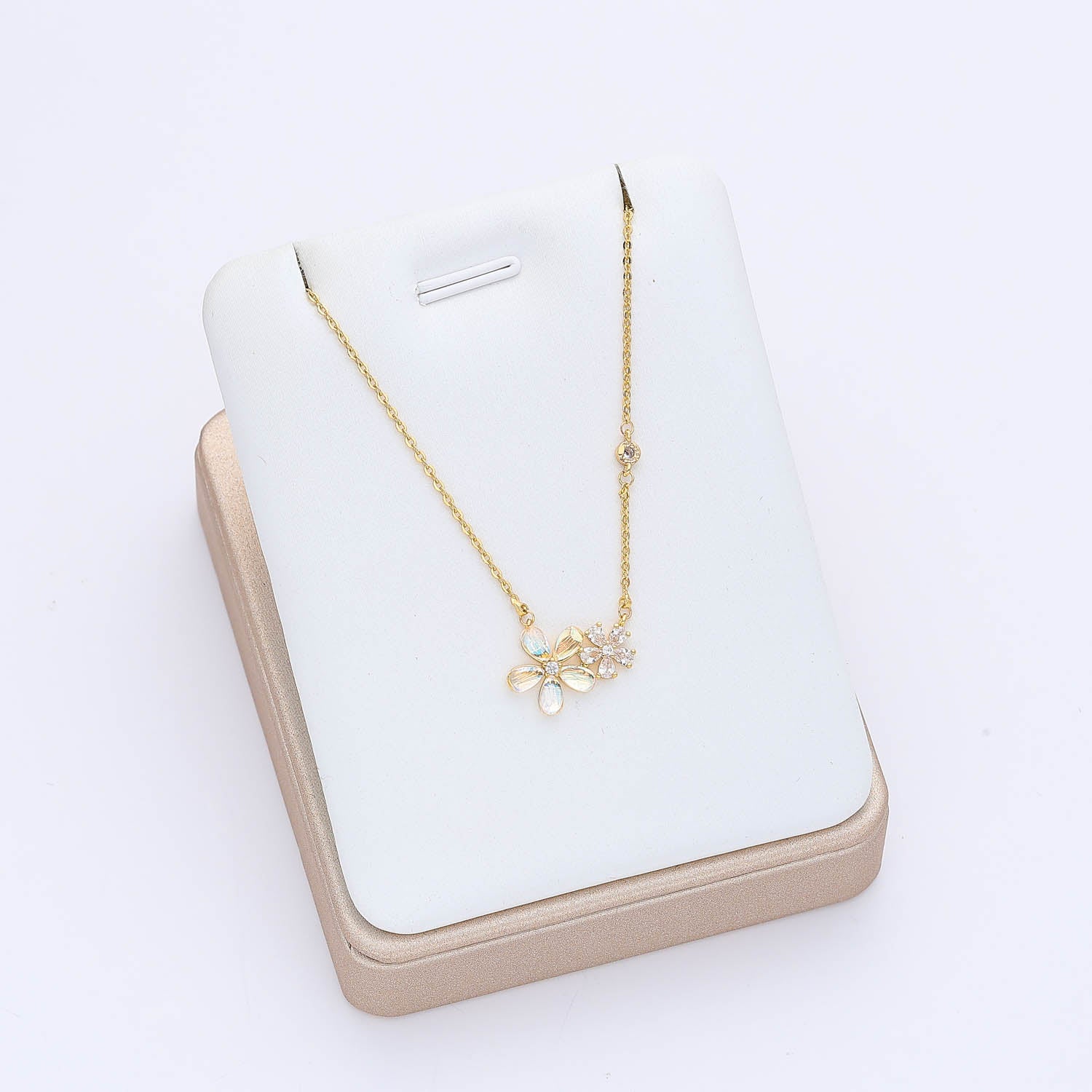 16" CAD DEL DIJE 2 FLORES CRISTAL