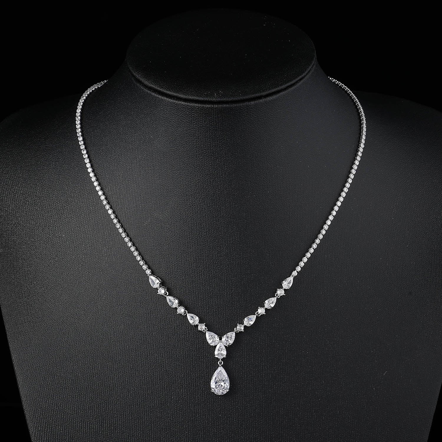 "16 GARGANTILLA CRISTAL / VENTRO GOTAS Y CRISTAL MED / CUELGA GOTA CRI