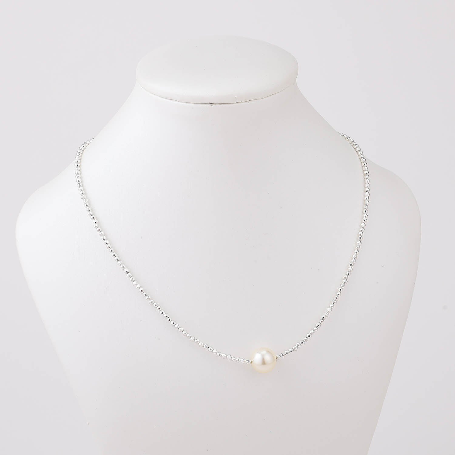 16" BOLITA AMORFA MINI PLATEADA / PERLA 10 MM AL CENTRO