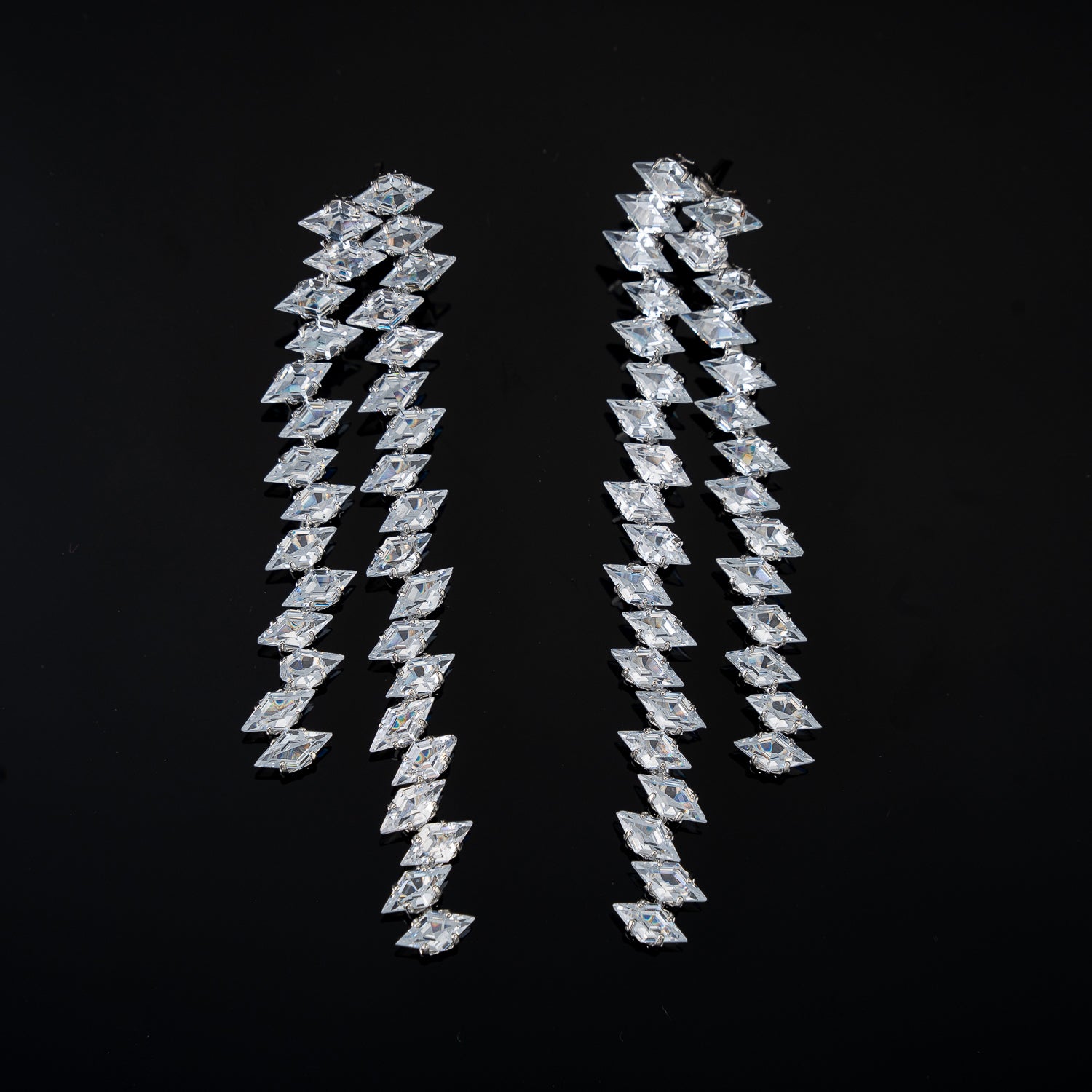 AV042/43