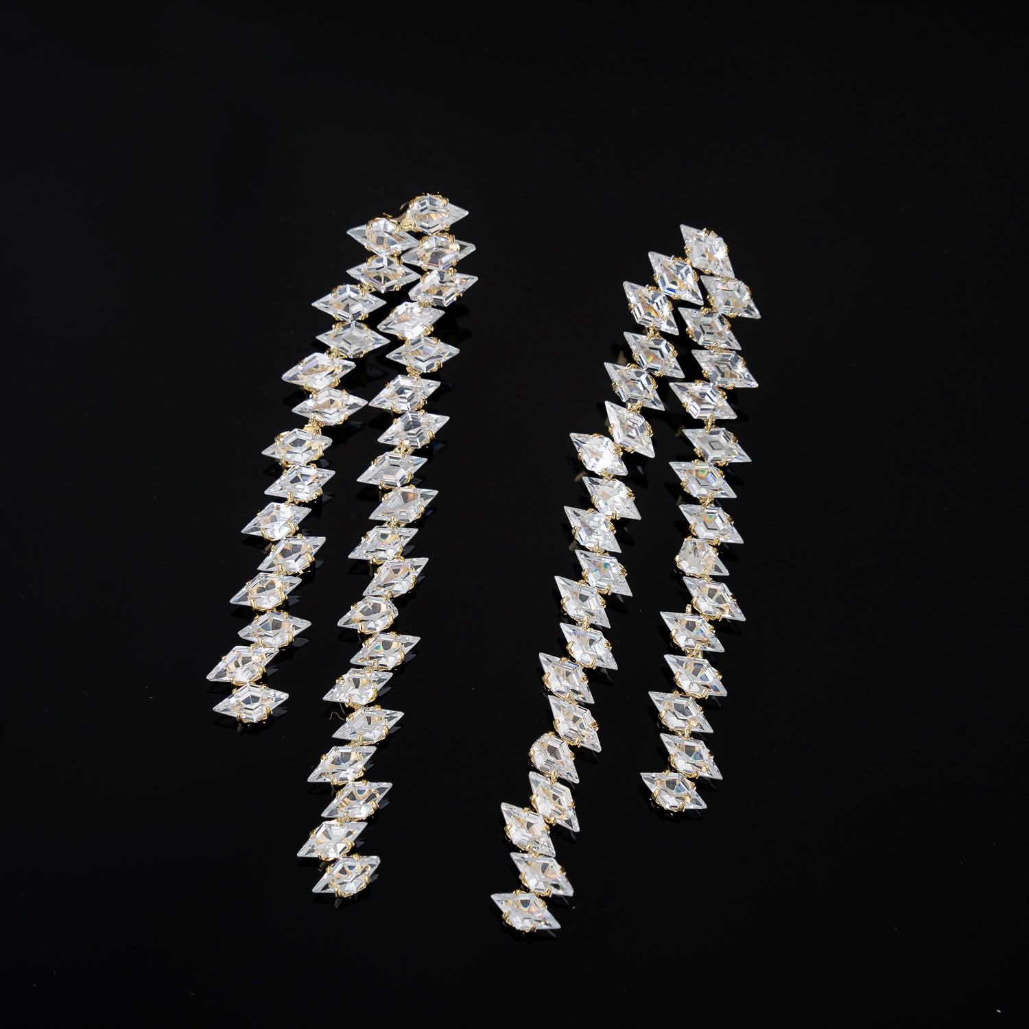 AV042/43