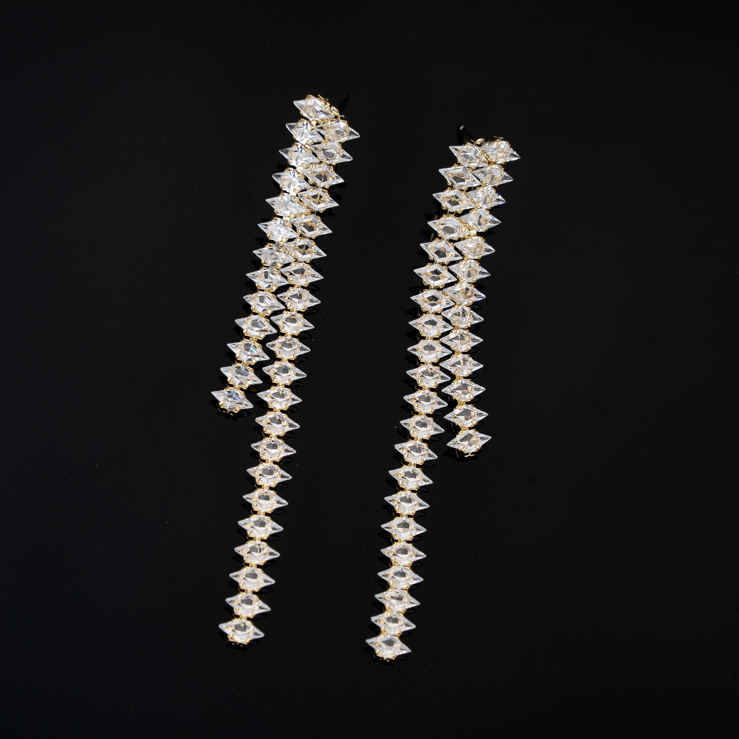 AV046/47