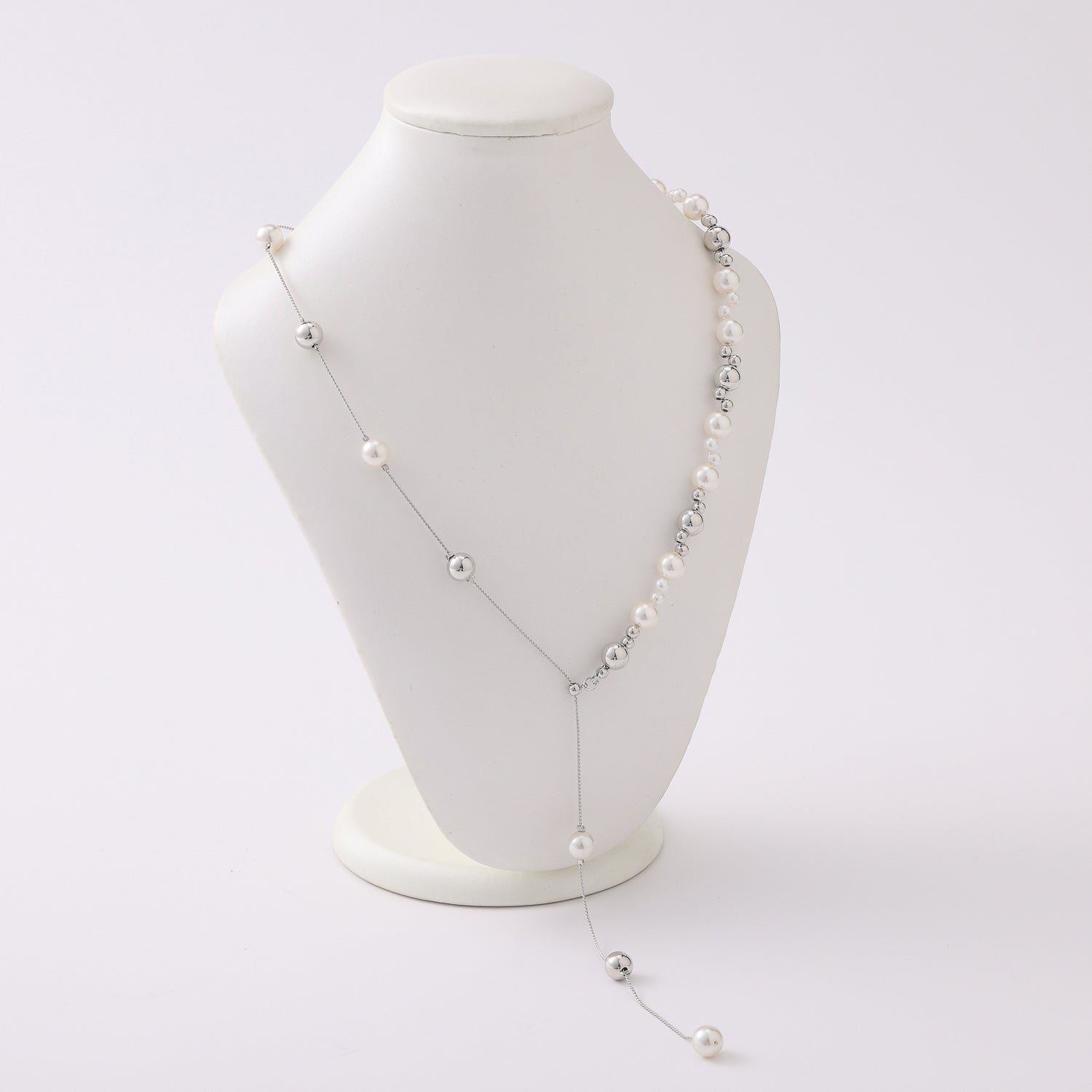 18 "COLLAR LARGO / 1 LADO PERLAS / 1 CADENA CON PERLAS ALTERNADAS / CUELGA LINEA