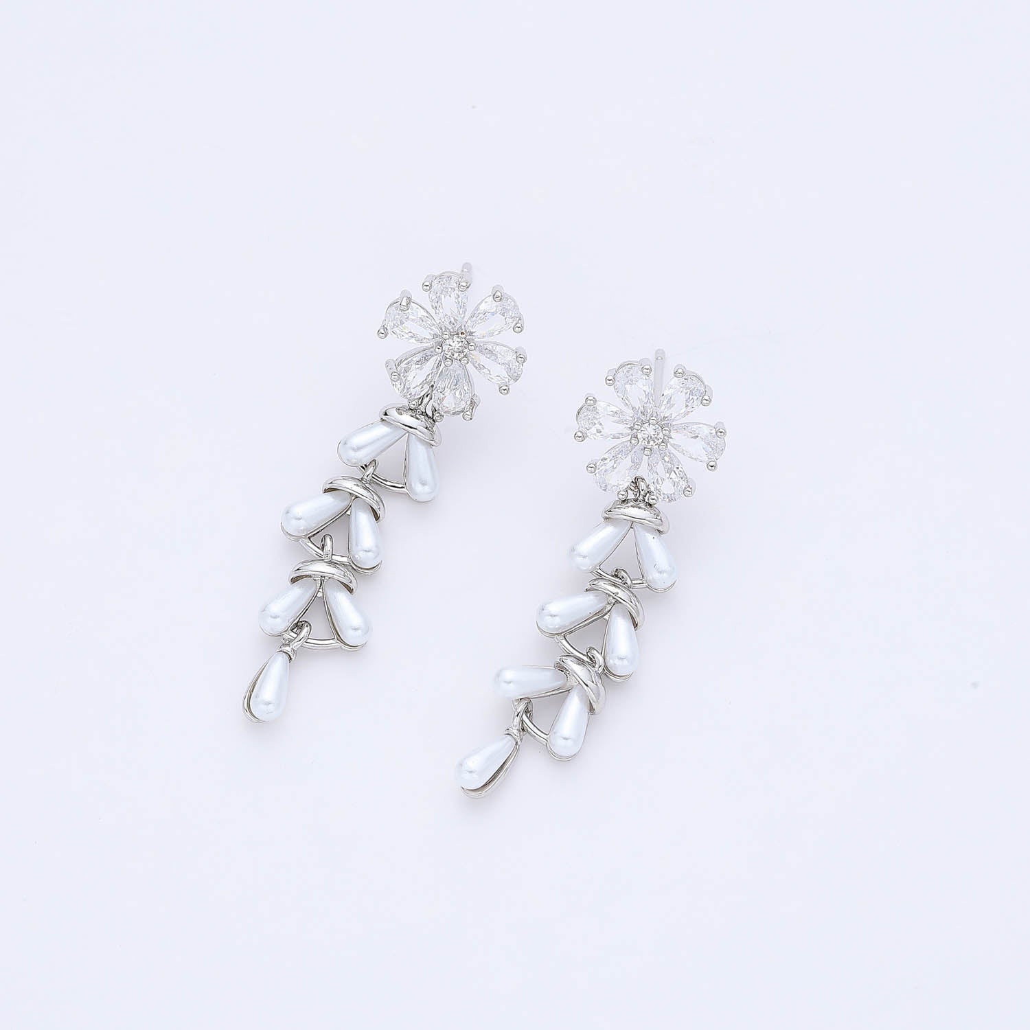 BROQUEL FLOR GOTA CRISTAL / CUELGAN PERLITAS ALTERNADAS / PLATA