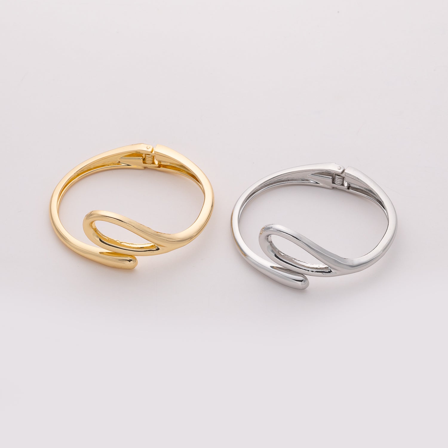 BRAZALETE RIGIDO ABIERTO DELGADO / PUNTA PERFIL GOTA G