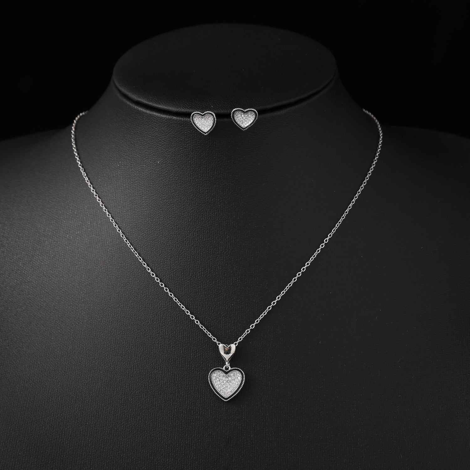 coll y are /cad del dije corazon cristal / perfil negro / arete corazon