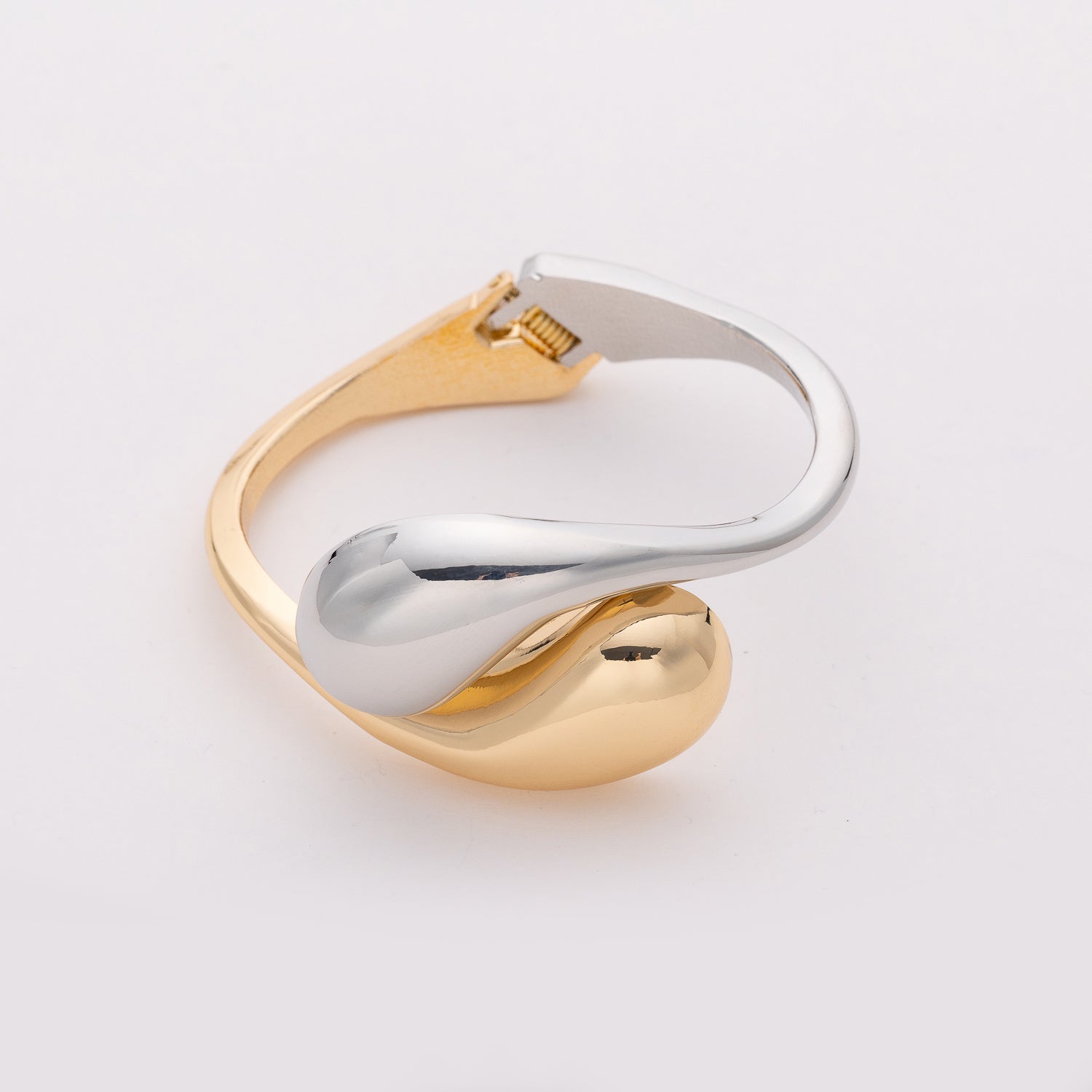 BRAZALETE RIGIDO ABIERTO PUNTAS GOTAS CRUZADAS