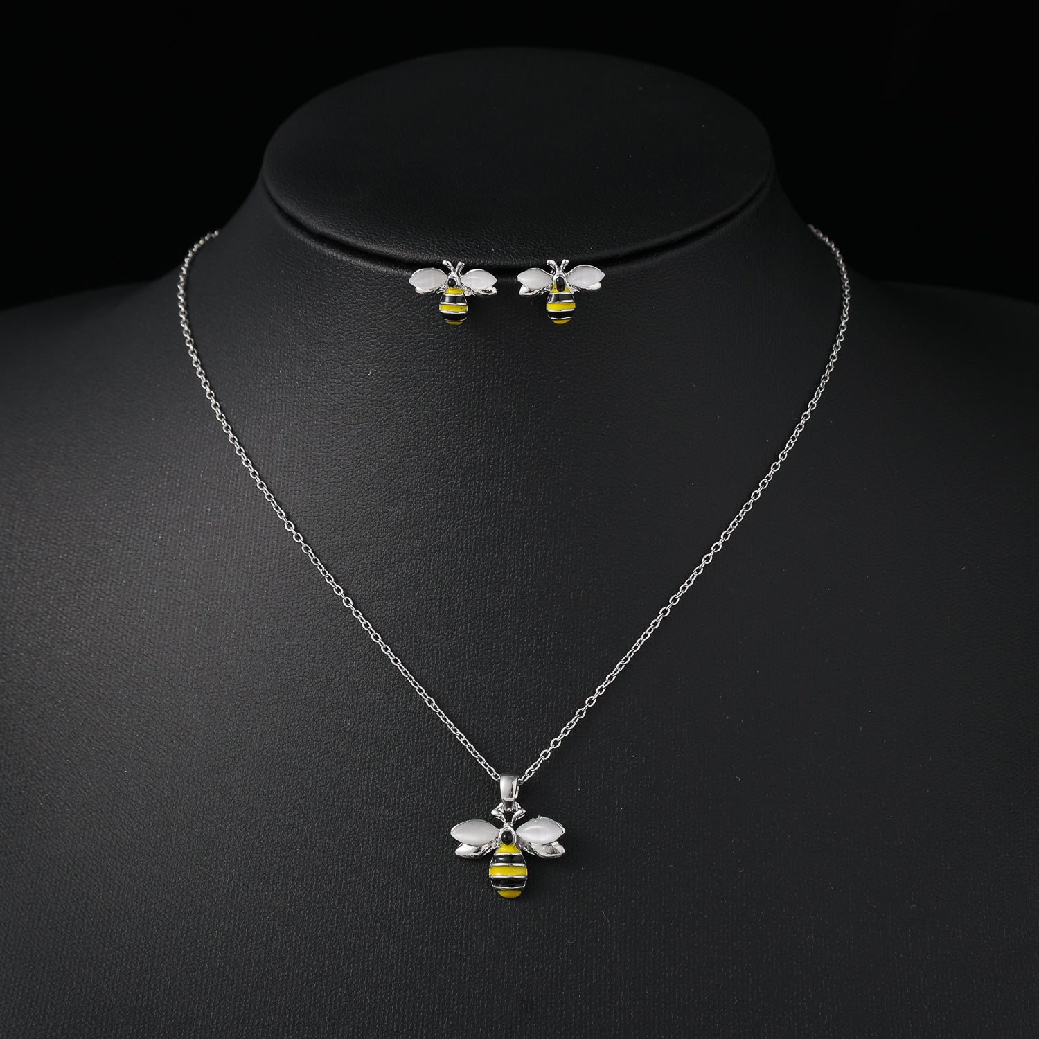coll y are /cad del / dije abeja esmalte med / arete abeja / dorado