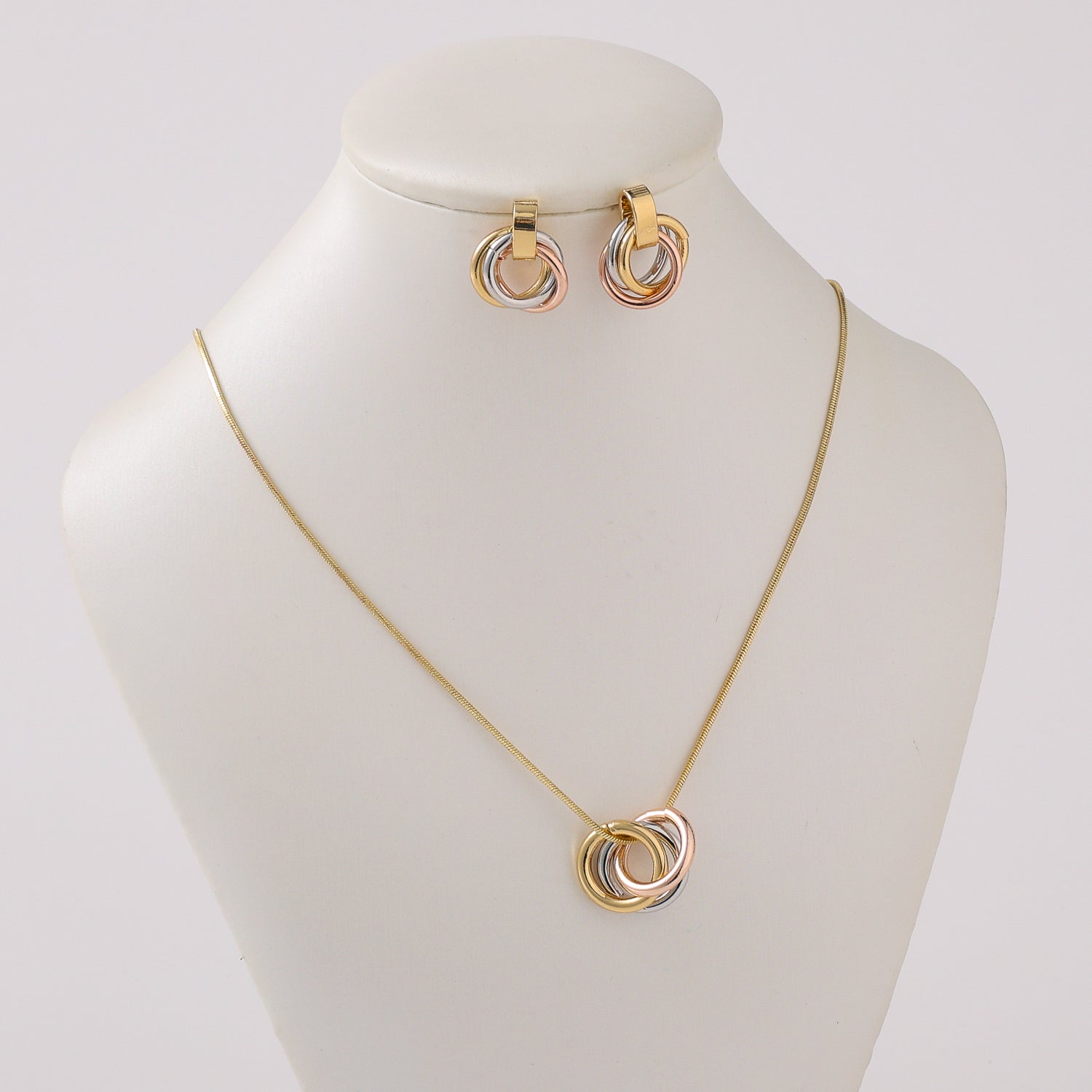 coll y are / cad style/ 3 aros encadenados 3 tonos / aretes aros / dorado