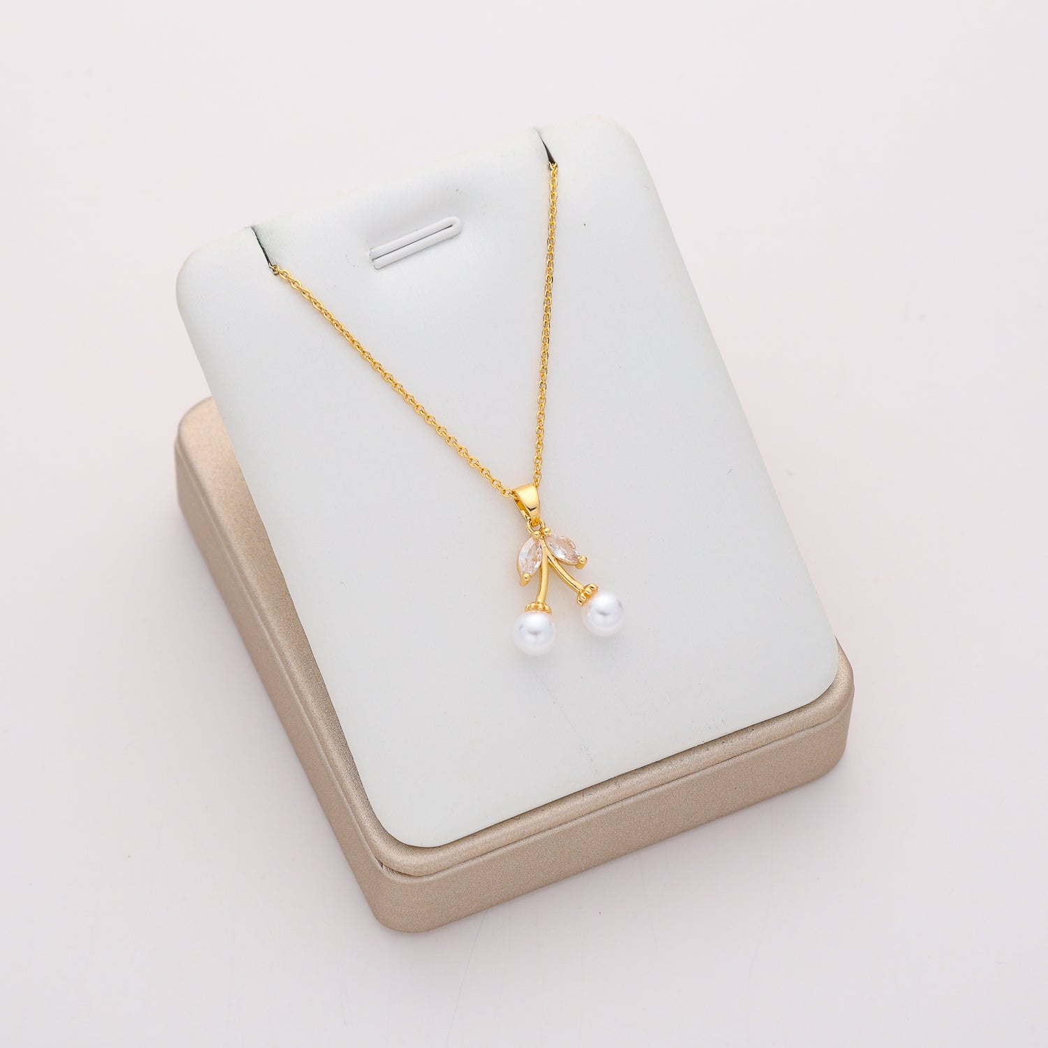 16" cadena delgada dije cerezas en perla y cristal / dorado