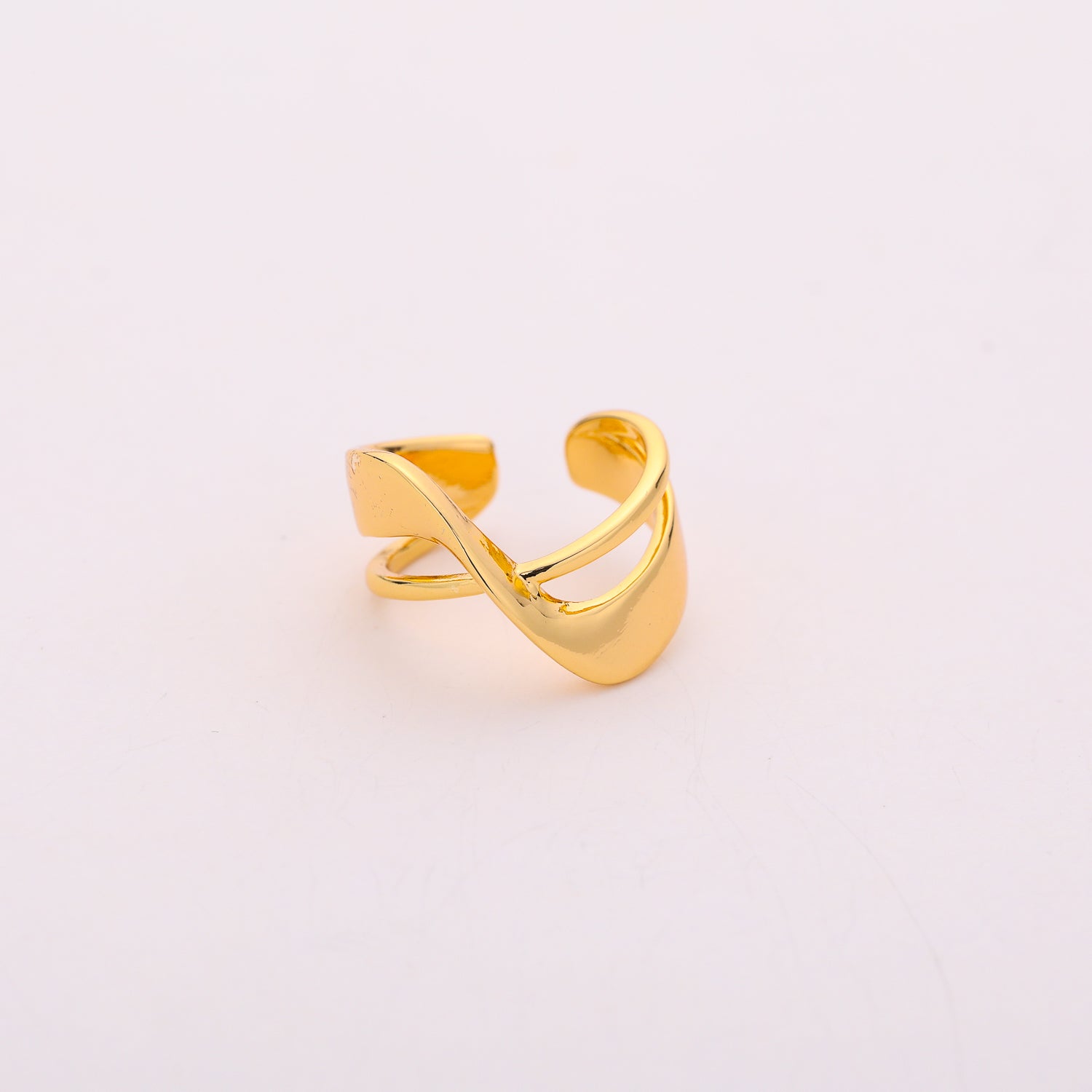anillo mediano /2 lineas cruzadas / mediana doblada lateral / dorado