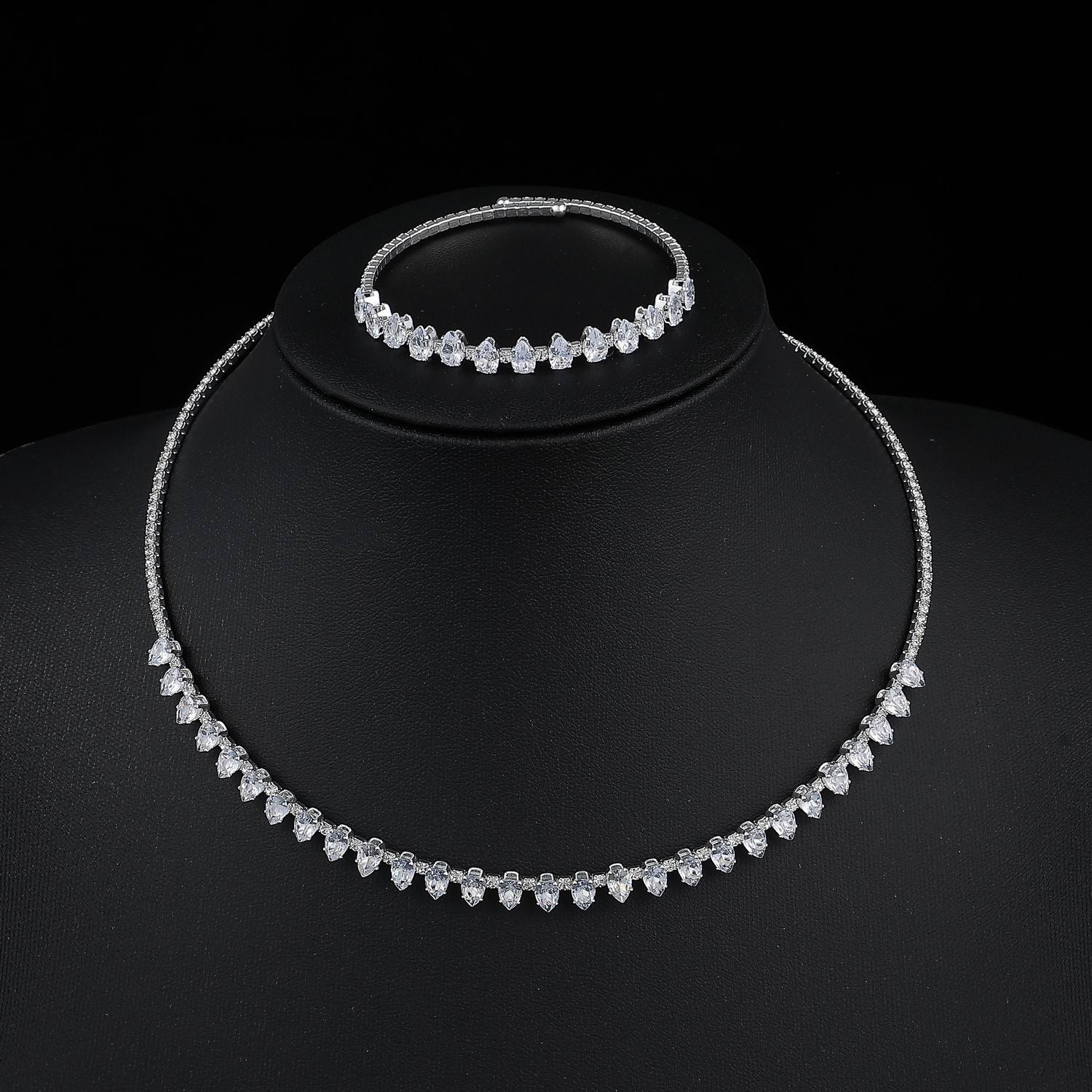 CHOQUER SEMI RIGIDA CRISTAL MEDIANO / PLATA