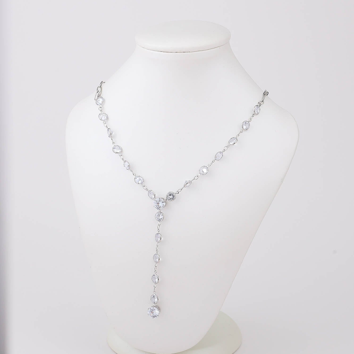 16" CAD ESLABON / CRISTALES EN FLOR MEDIANOS / CUELGA LINEA CRISTAL /PLATA