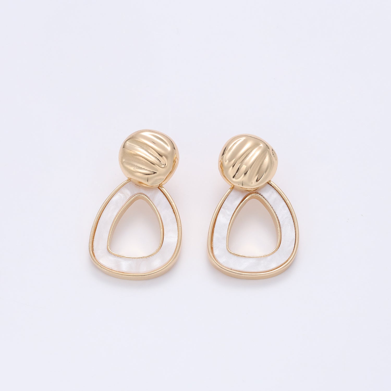 AW068