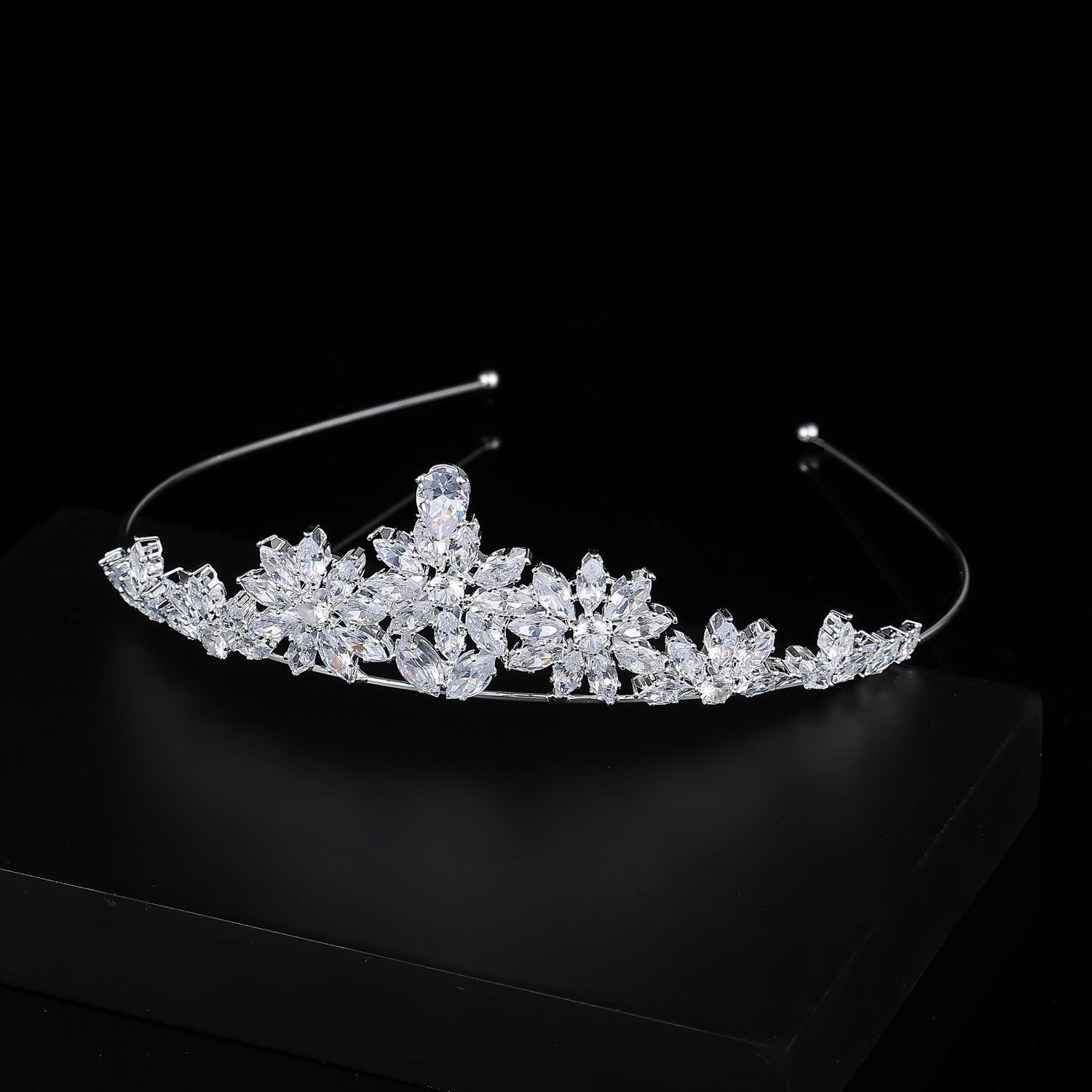 TIARA CHICA MARQUISES EN RAMO / PLATA