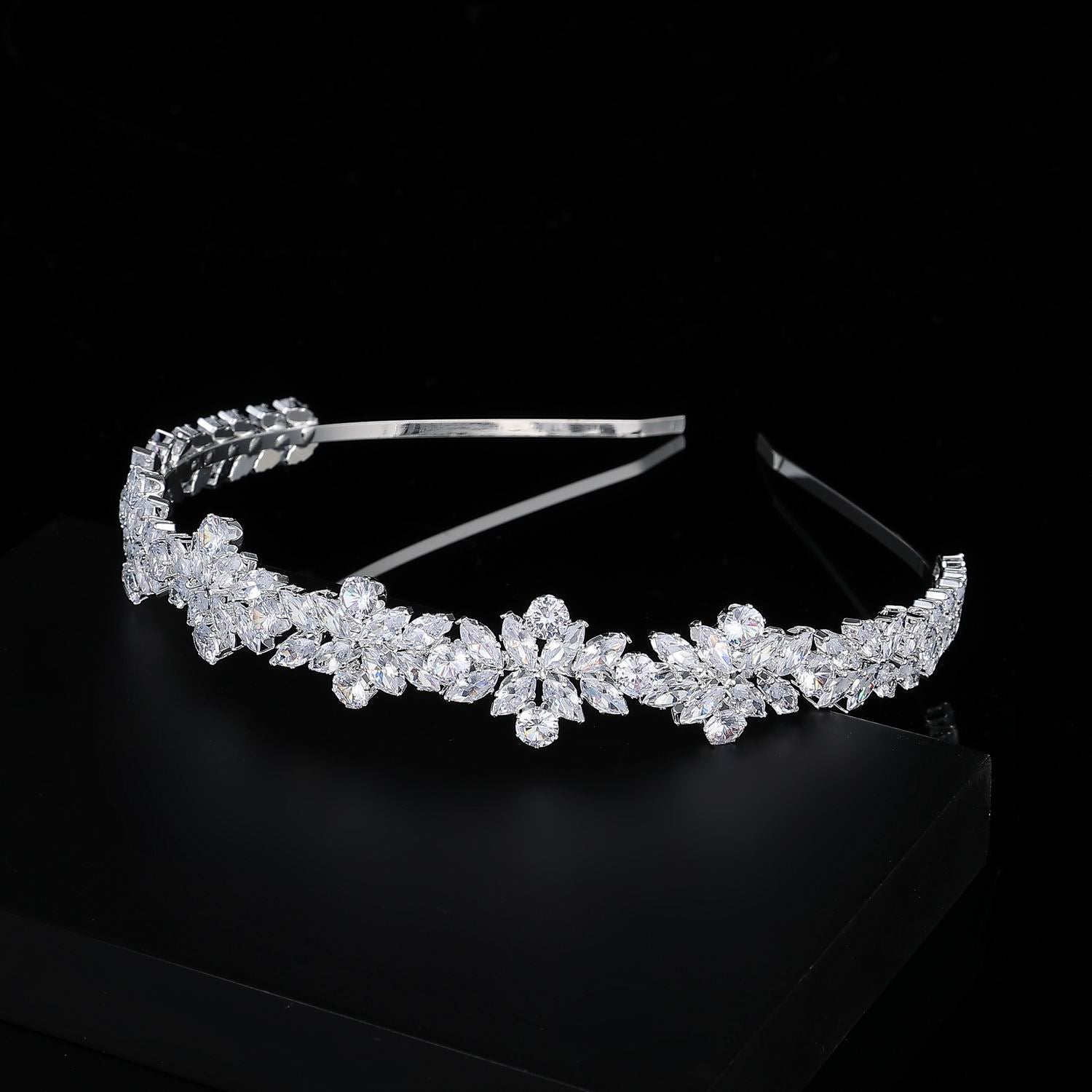 TIARA EN DIADEMA GOTAS Y MARQUISES CRISTAL GRANDES