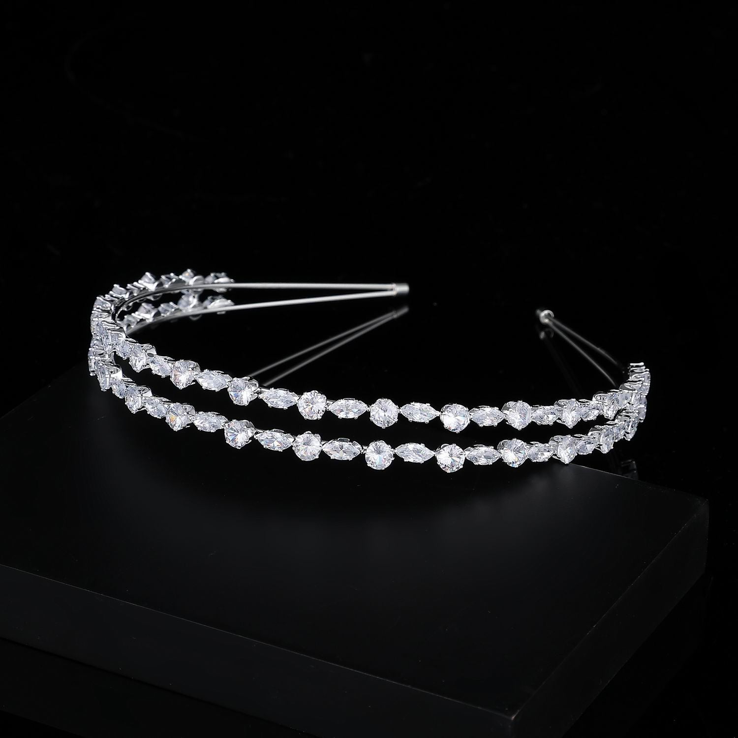 TIARA EN DIADEMA 2 LINEAS MARQUISES Y CRISTAL OVAL / PLATA