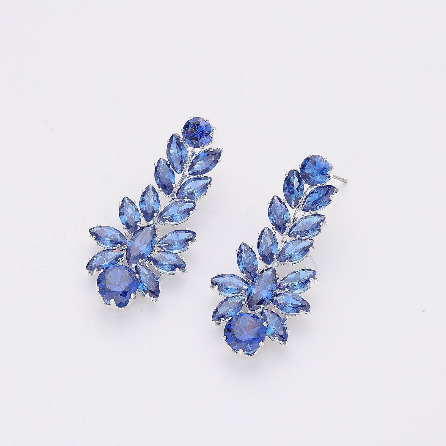 LARGOS / MARQUISES  MEDIANOS COLOR LILA EN RAMO
