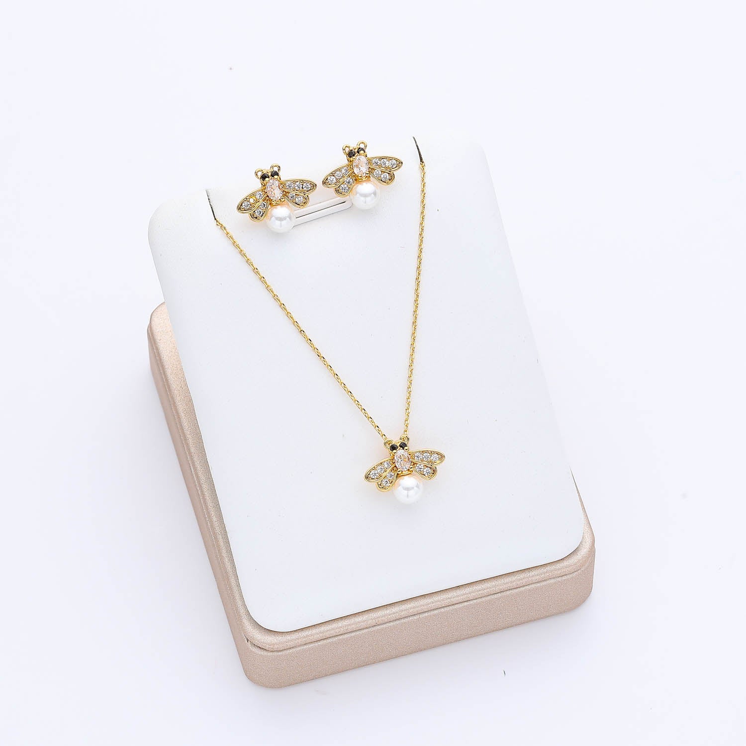COLLAR Y ARETE / 18" CAD DEL DIJE BUG CON PERLA / CRISTAL / ARETES JUE