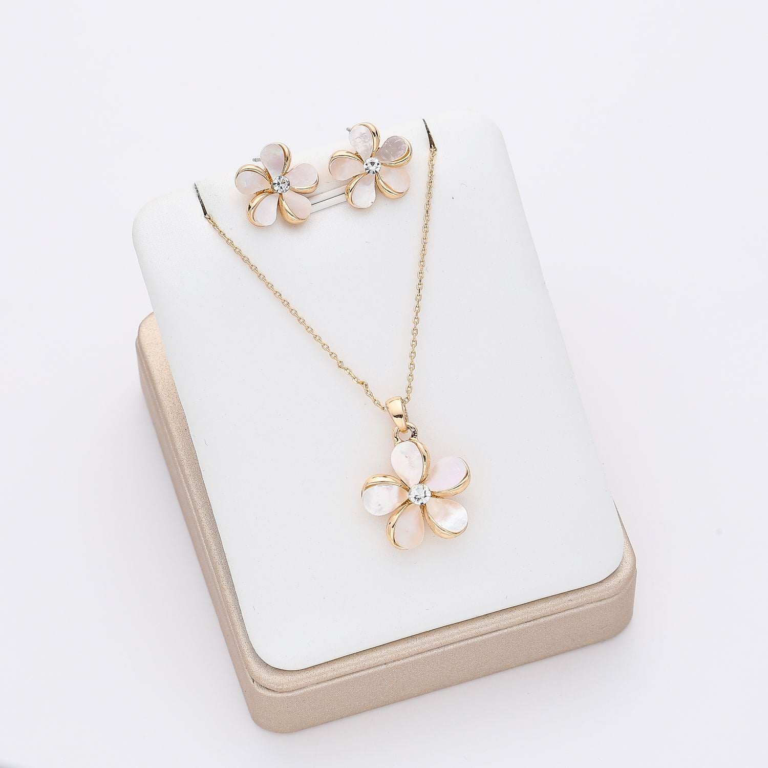 COL Y ARE / 16 " CAD DEL DIJE FLOR MED MADRE PERLA / ARETES JUEGO / DO