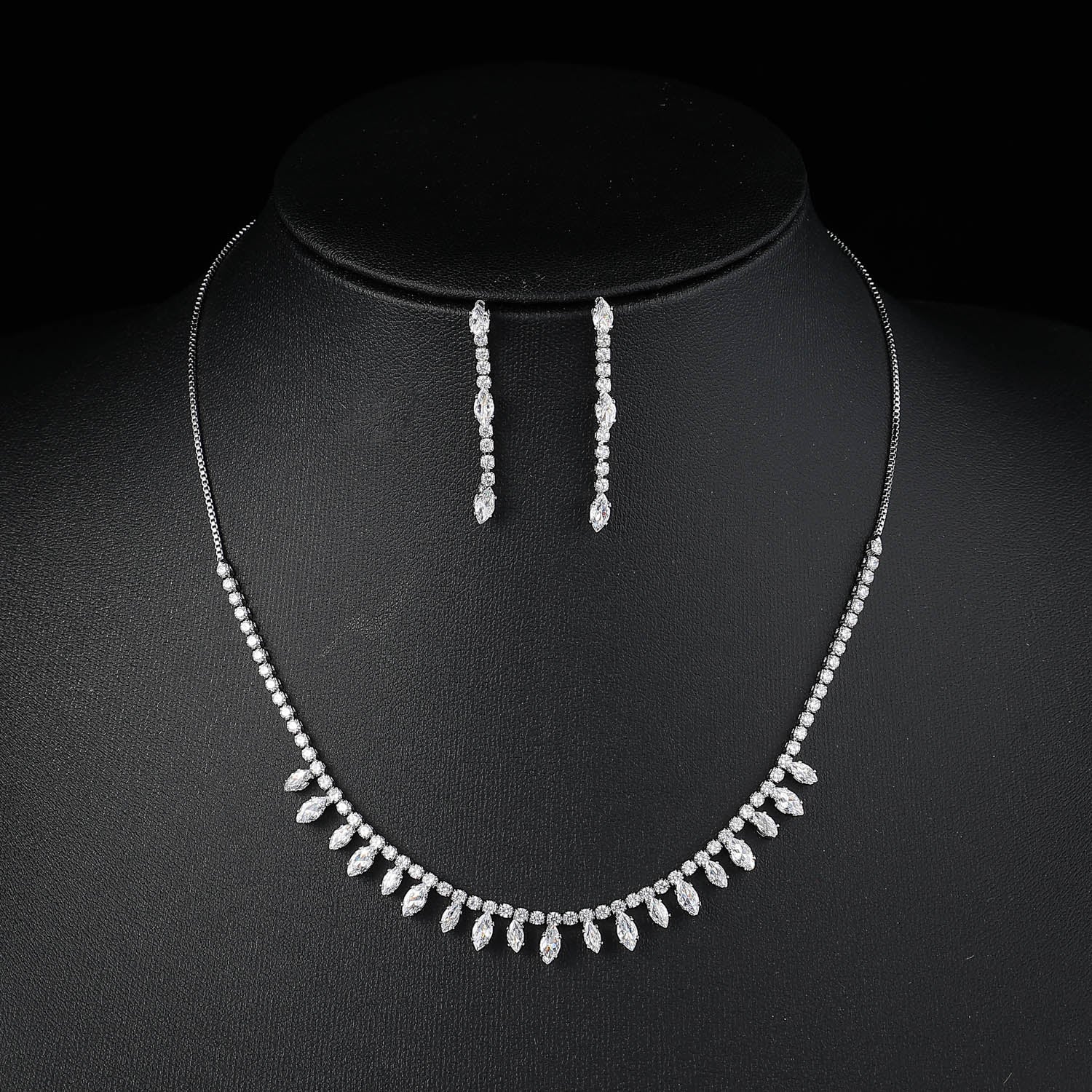 COL Y ARE / 16 "  GARGANTILLA CRISTAL CUELGAN MARQUISES CHICOS / ARETE