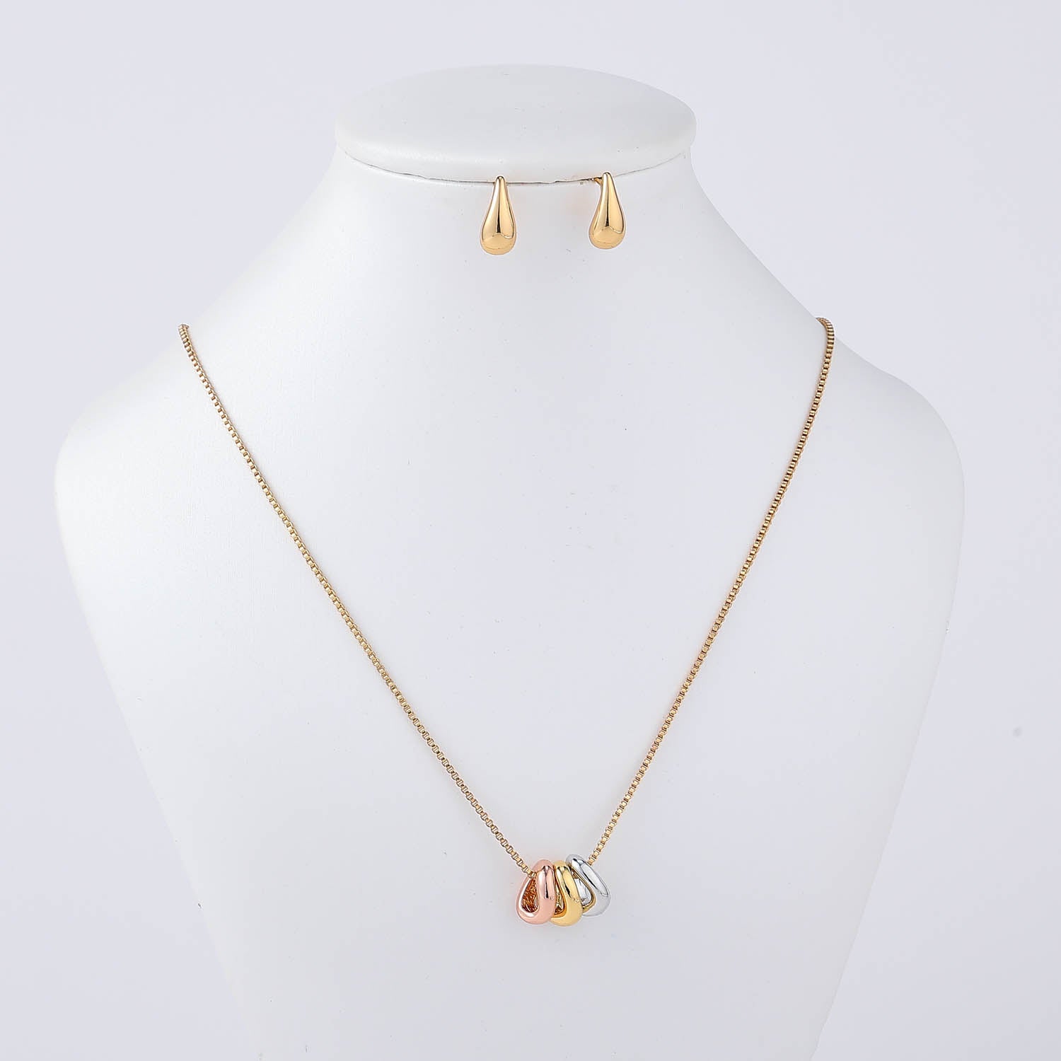 COL Y ARE / 16 " CAD DEL 3 DIJES / 3 TONOS /ARETE GOTA MINI / DORADO