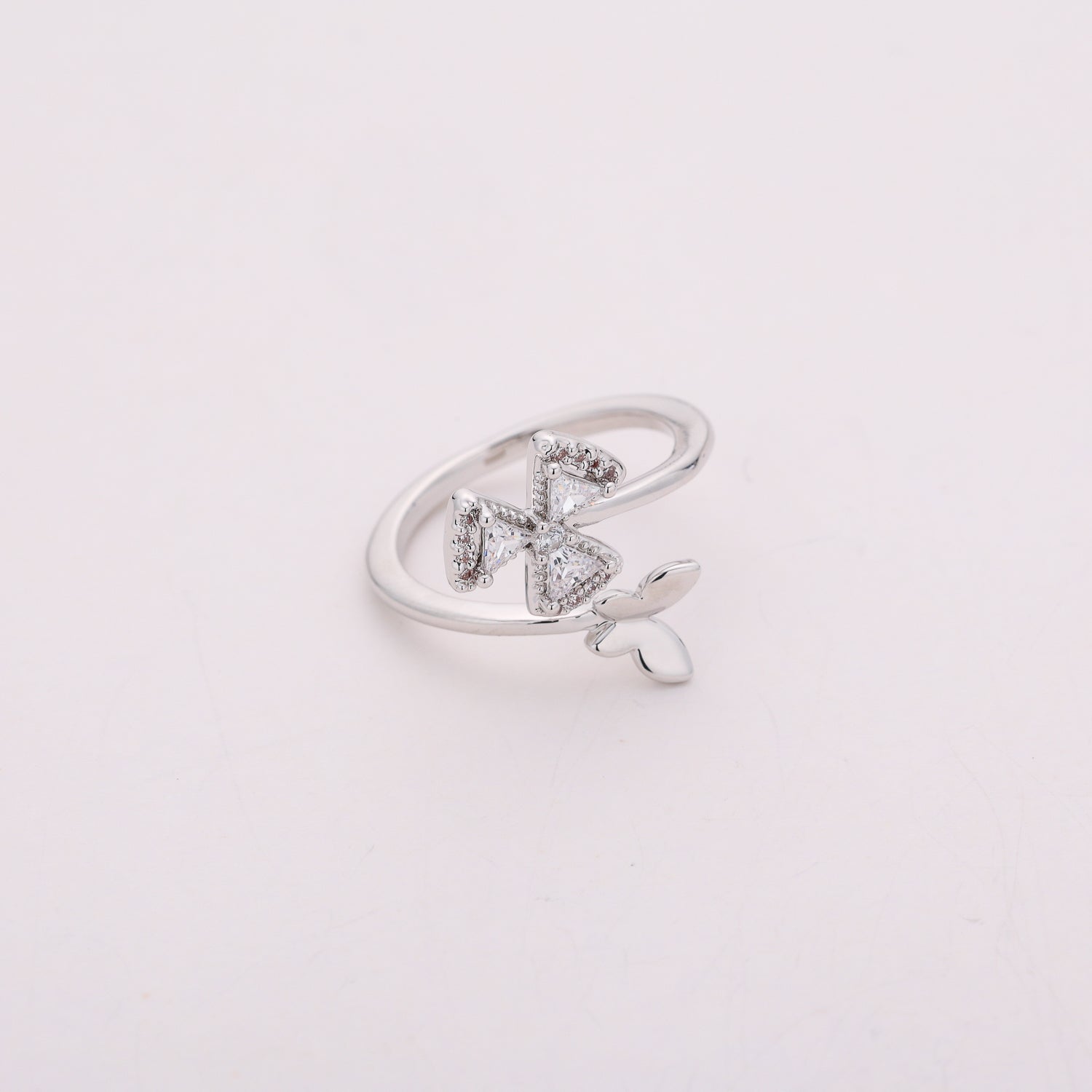 anillo abierto delgado pinta trebol cristal / mariposa / plata
