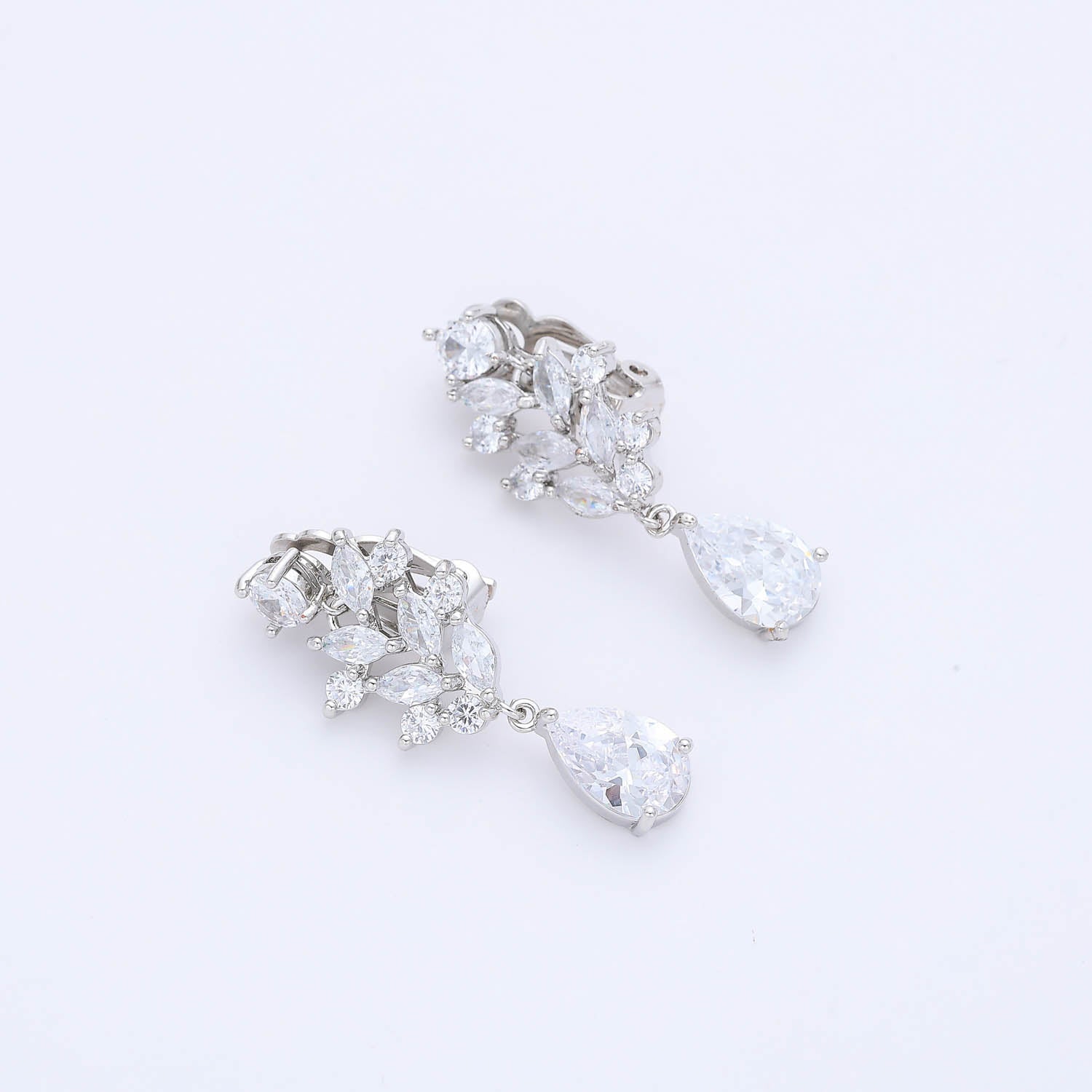 CLIP / LARGO / RAMO MARQUISES CUELGA GOTA G / PLATA