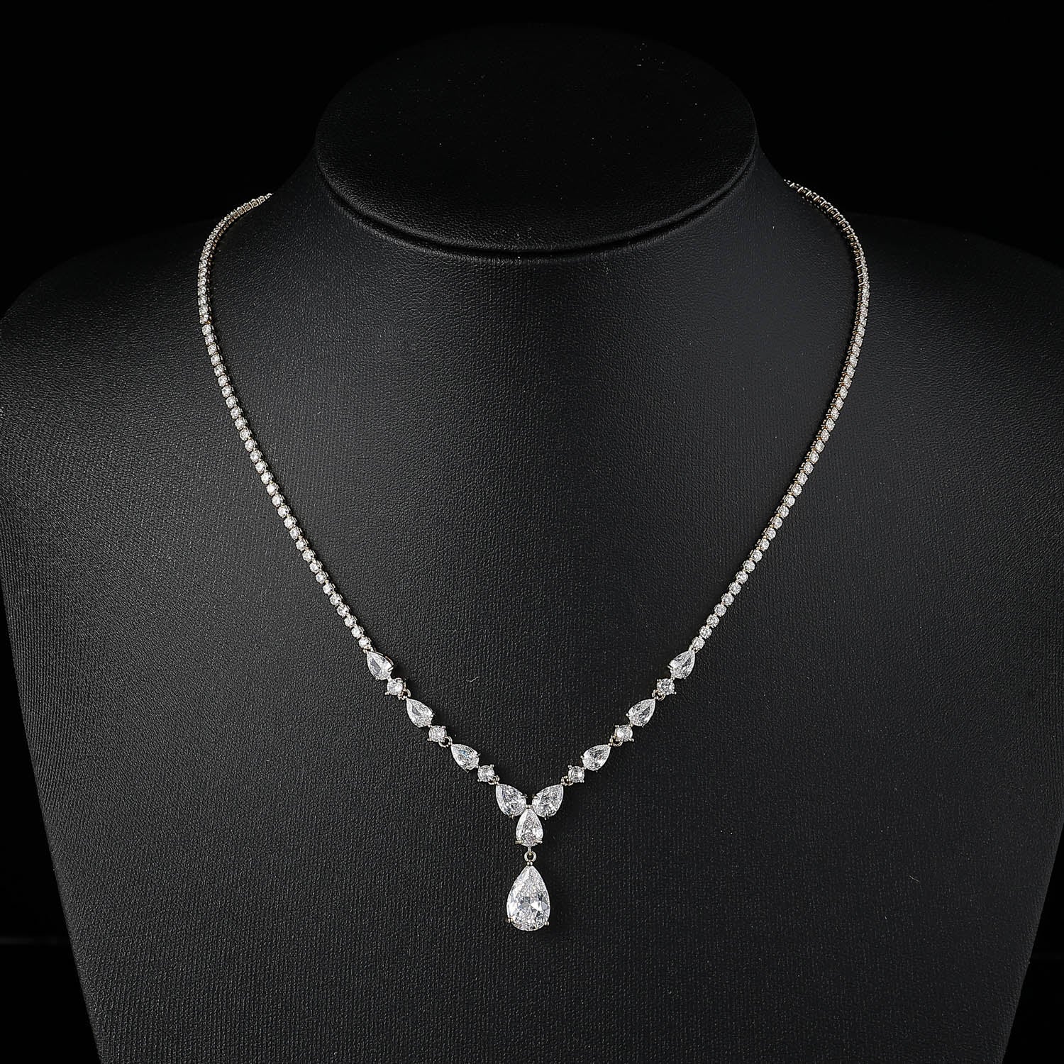 "16 GARGANTILLA CRISTAL / VENTRO GOTAS Y CRISTAL MED / CUELGA GOTA CRI