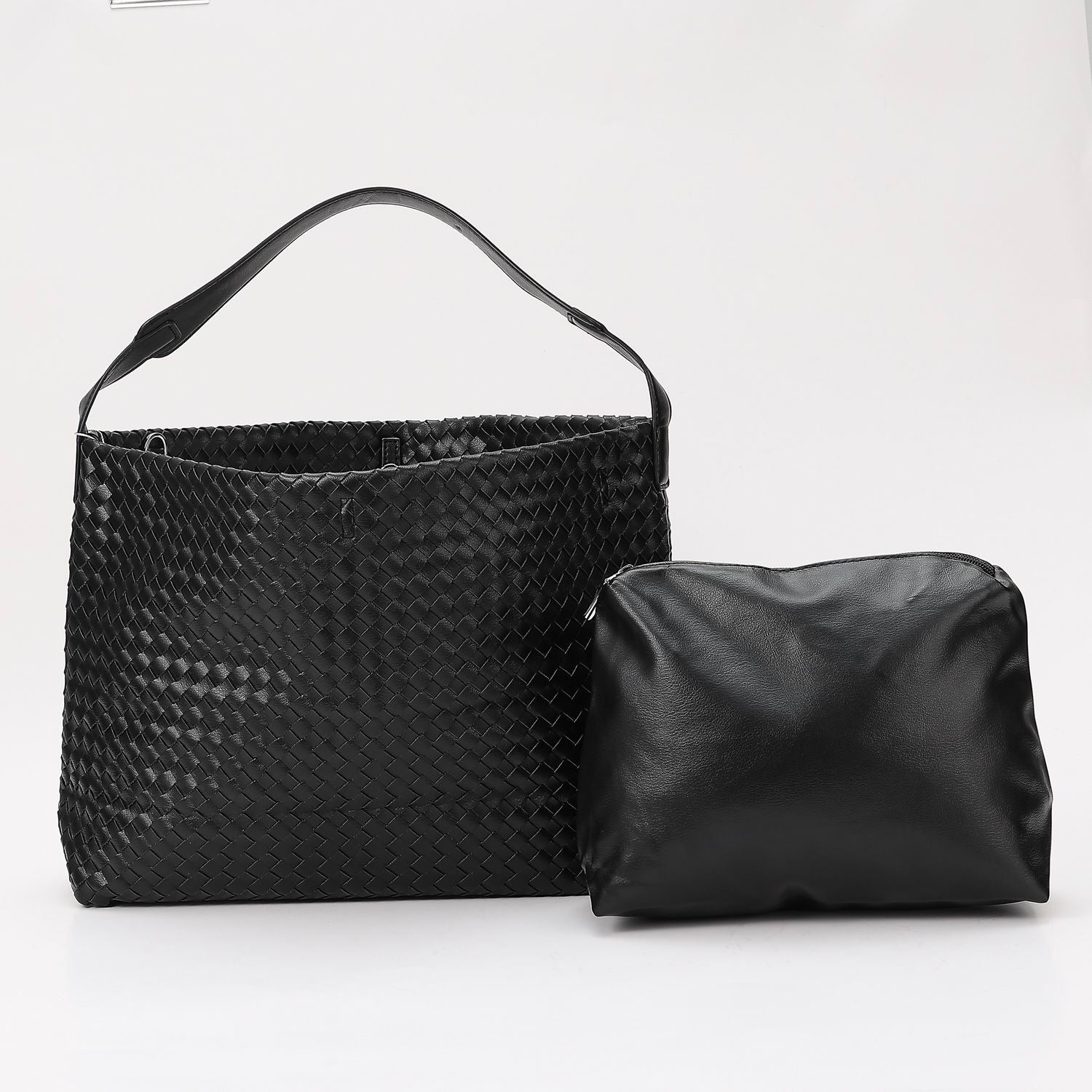 SHOULDER BAG RECTANGULAR MEDIANA SUAVE PIU TRENZADO / NEGRA
