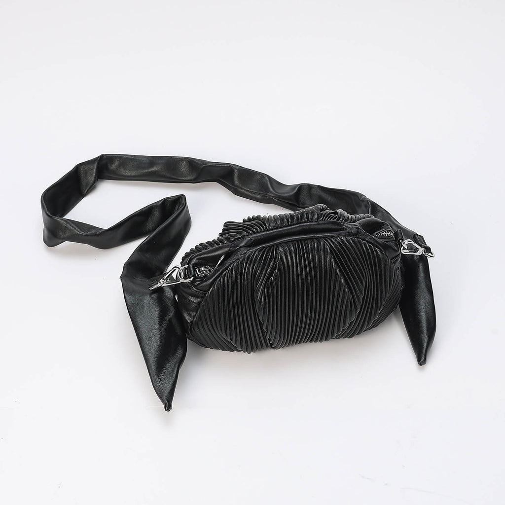 BOLSA BUCKET REDONDEADA CHICA MEGRA / CADENA DORADA / CORREA TELA / NE