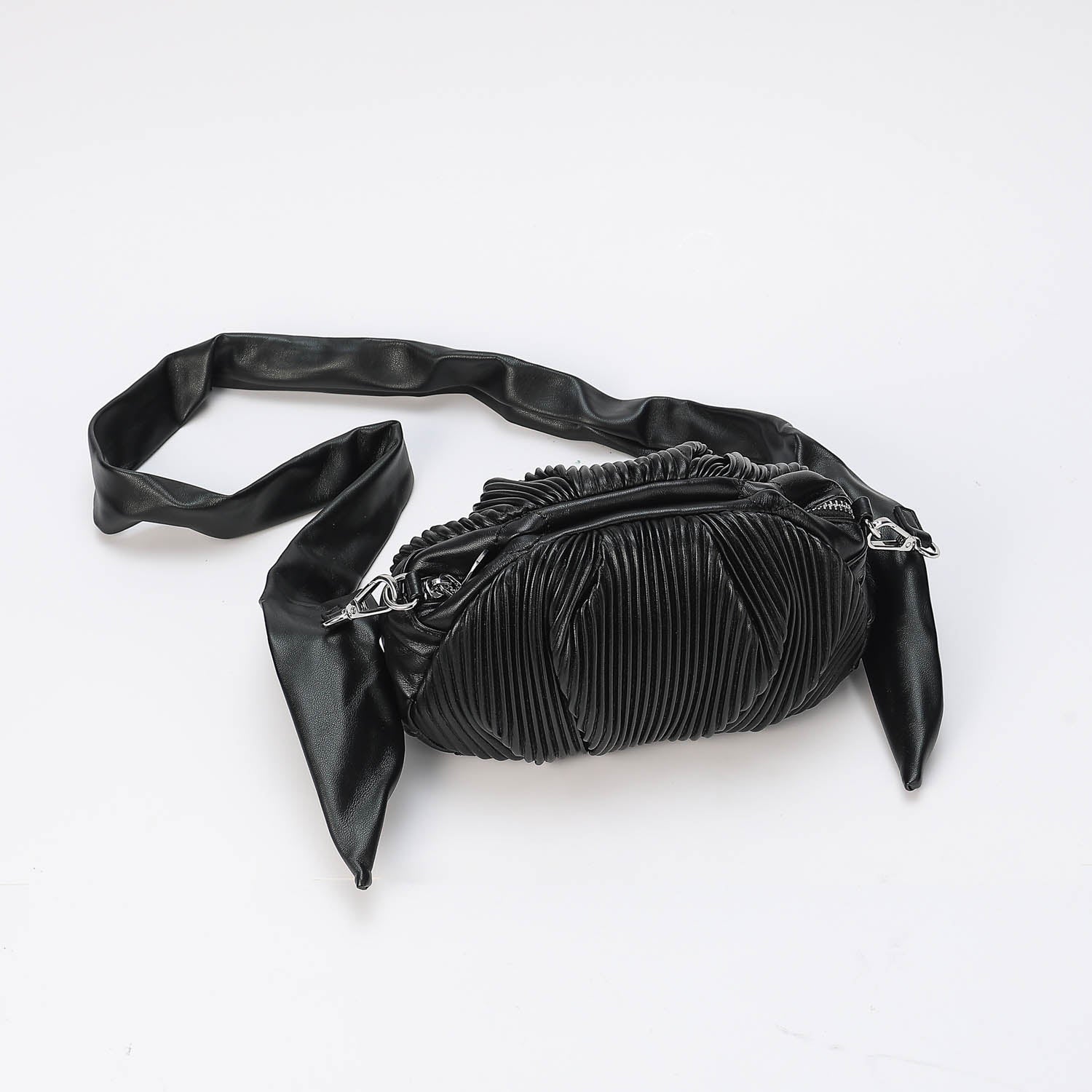 BOLSA BUCKET REDONDEADA CHICA MEGRA / CADENA DORADA / CORREA TELA / NE