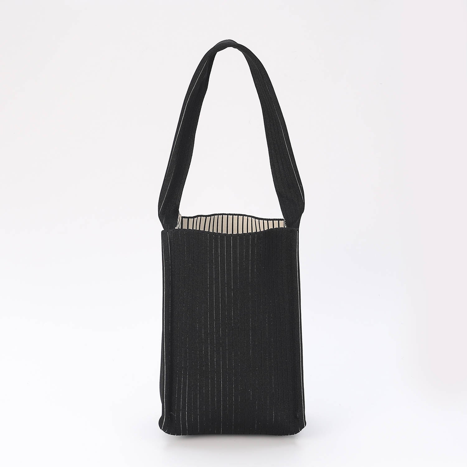 TOTE BAG RECTANGULAR TEJIDA MEDIANA  / TELA CON LINEAS DELGADAS