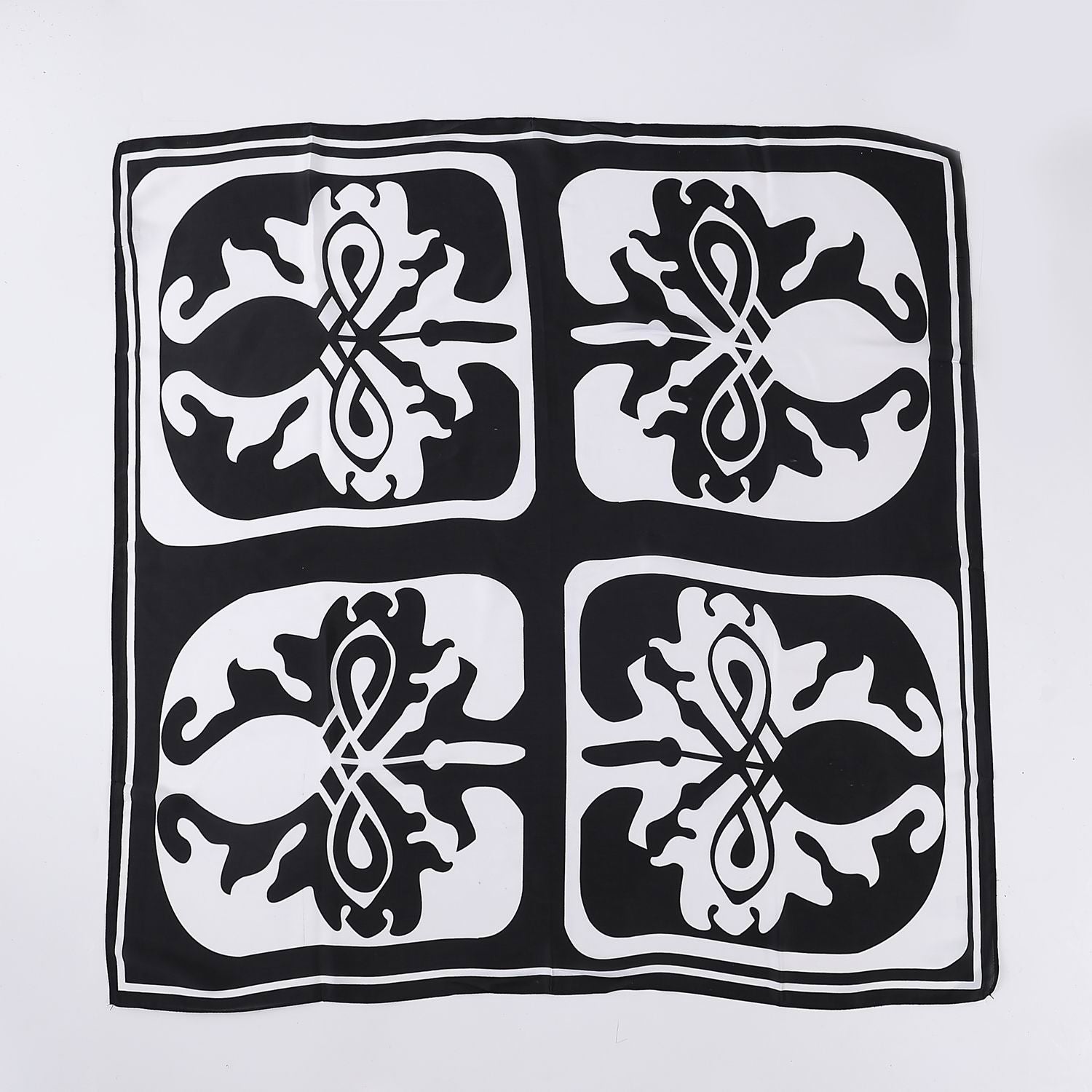 MASCADA GRANDE CUADRADA / 90 X 90 / 4 FIGURAS / FONDO B