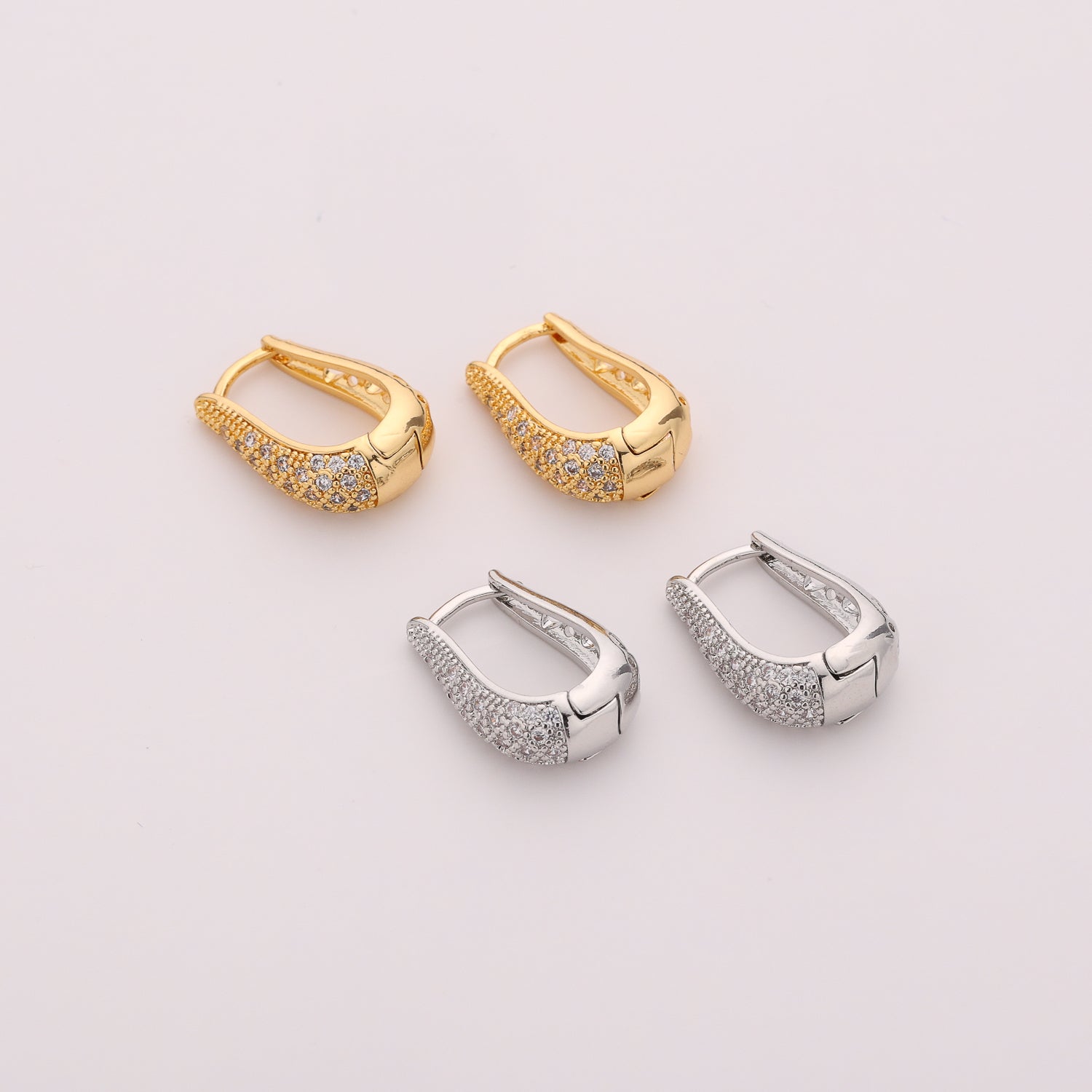 HUGGIES / GRANDES EN FORMA DE GOTA / CRISTAL EN TRAMA / REPUJADO