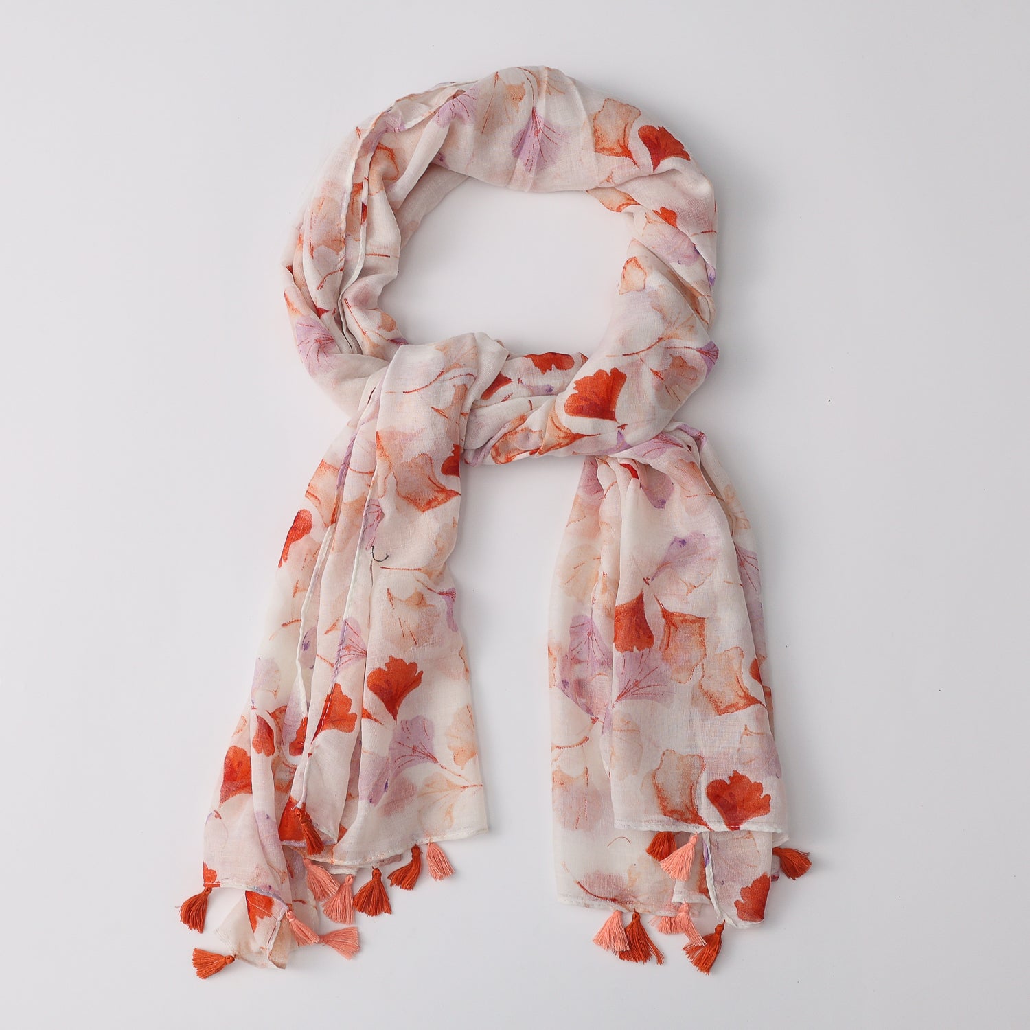 BUFANDA DELGADA 90X180 / FLORES DIFUMINADAS MARRON BEIGE Y LILA / FONDO BLANCO / BORLAS