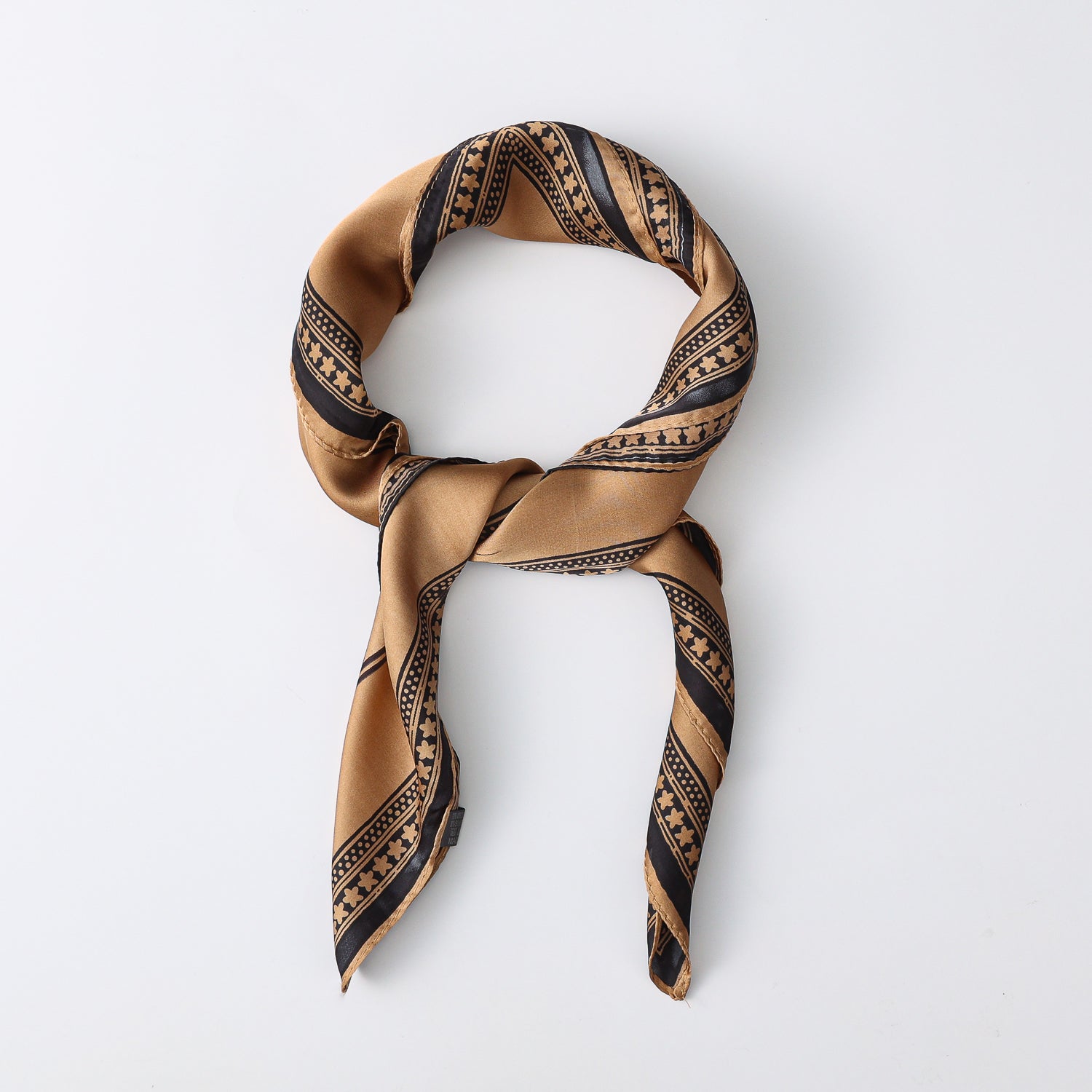 MASCADA MONOGRAMA BEIGE Y NEGRO