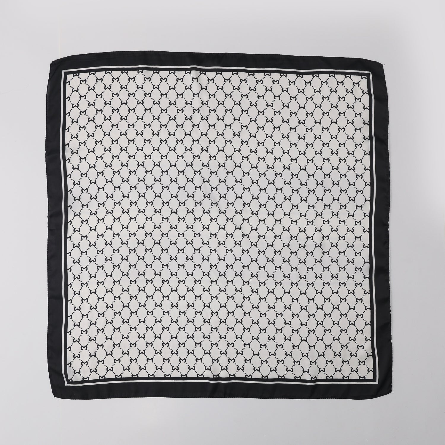 MASCADA / 50 X 50 GRECAS DELGADAS DIAGONALES NEGRAS / FONDO BLANCO