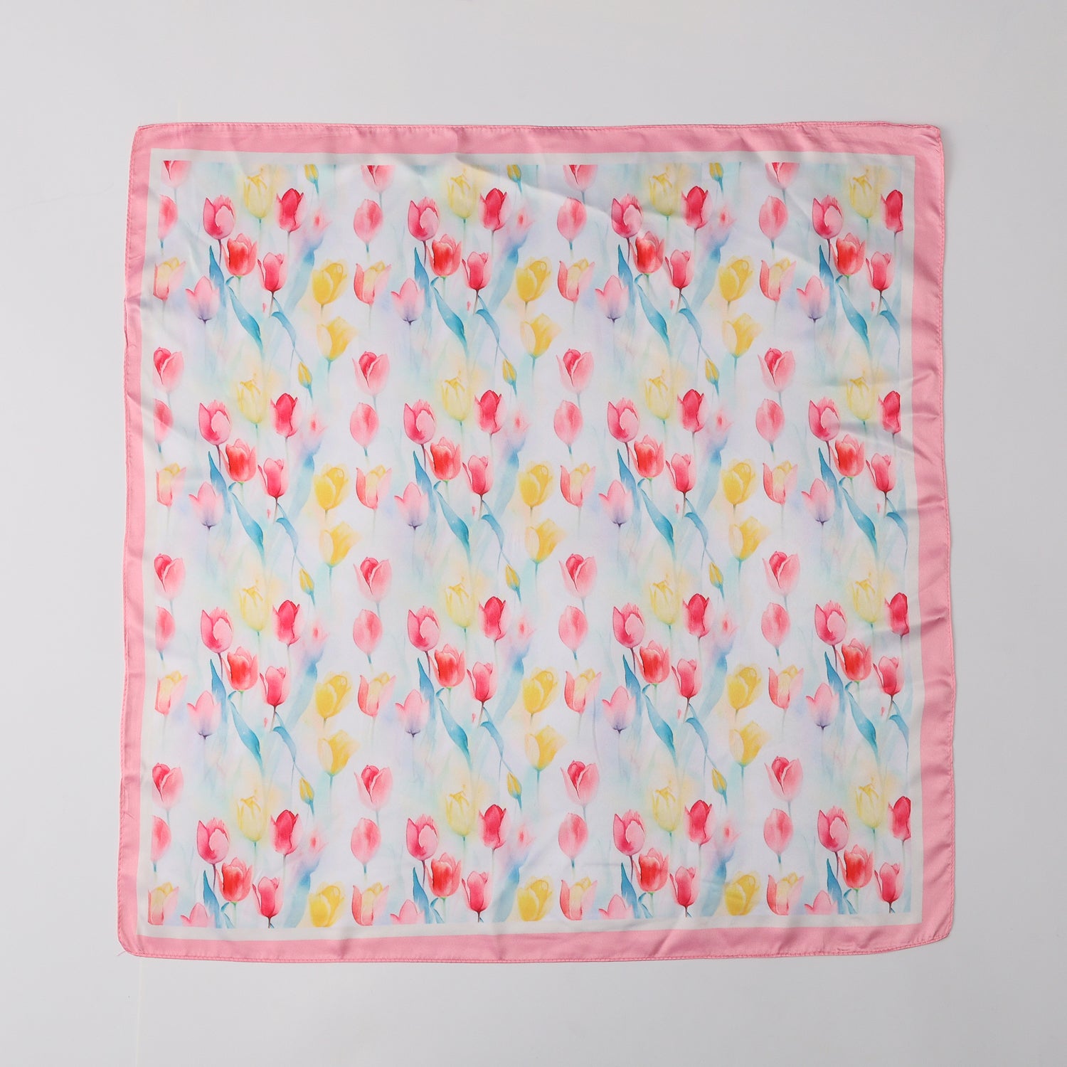 MASCADA 70X70 / RAMOS TULIPANES ROSAS / FONDO BLANCO