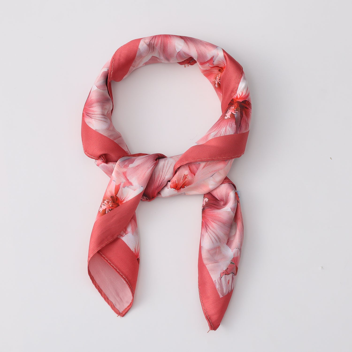 MASCADA 50X50 / CLAVELES GRANDES DIFUMINADOS / PEACH Y BLANCO