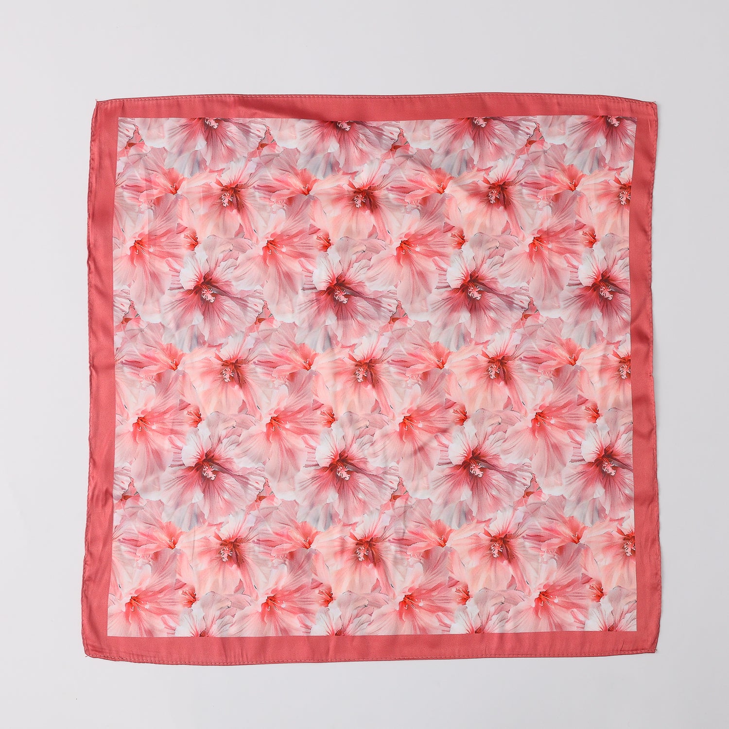 MASCADA 50X50 / CLAVELES GRANDES DIFUMINADOS / PEACH Y BLANCO