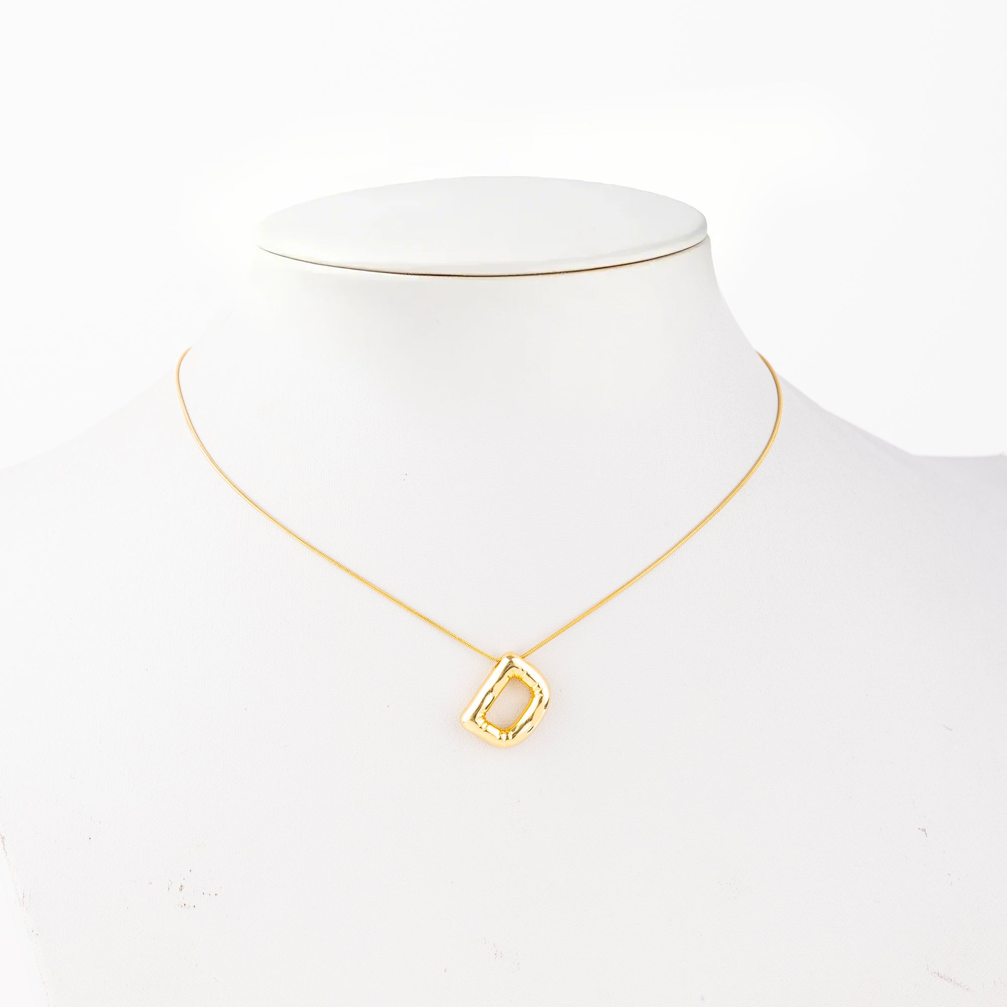 COLLARS DE LETTERS