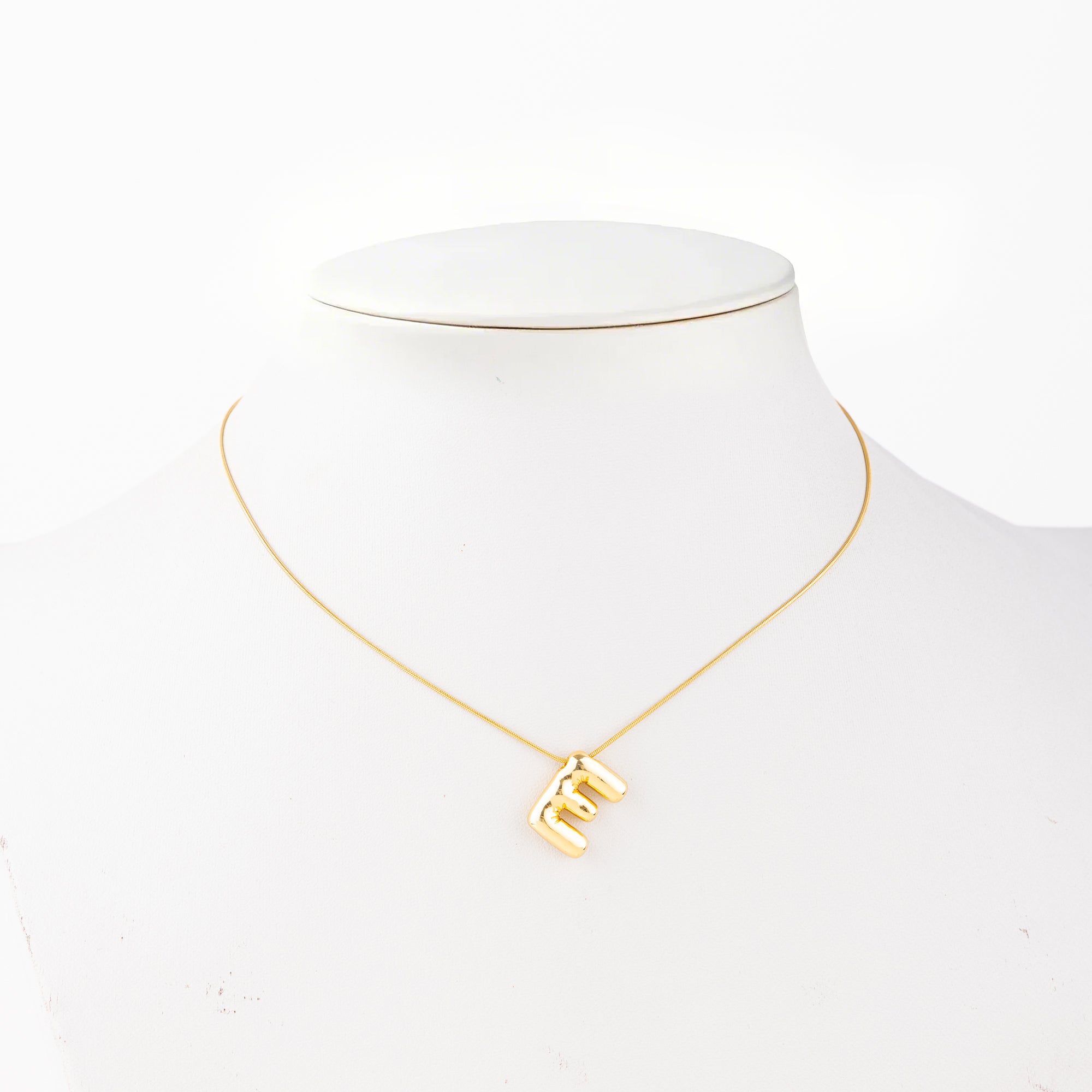 COLLARS DE LETTERS